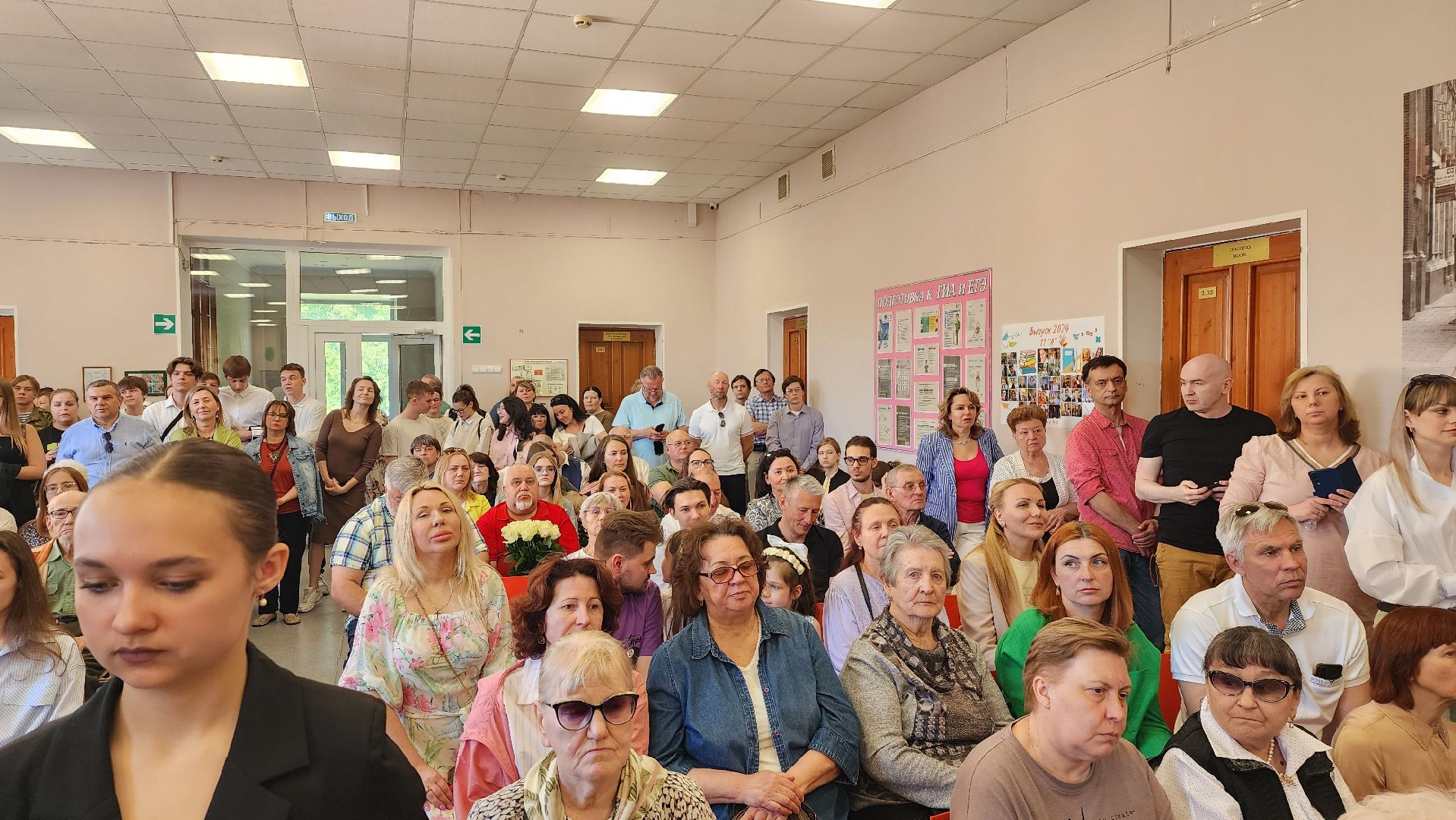 последний звонок, выпускники, борис аубакиров, Ольга алферова, школа 3, управление образования,