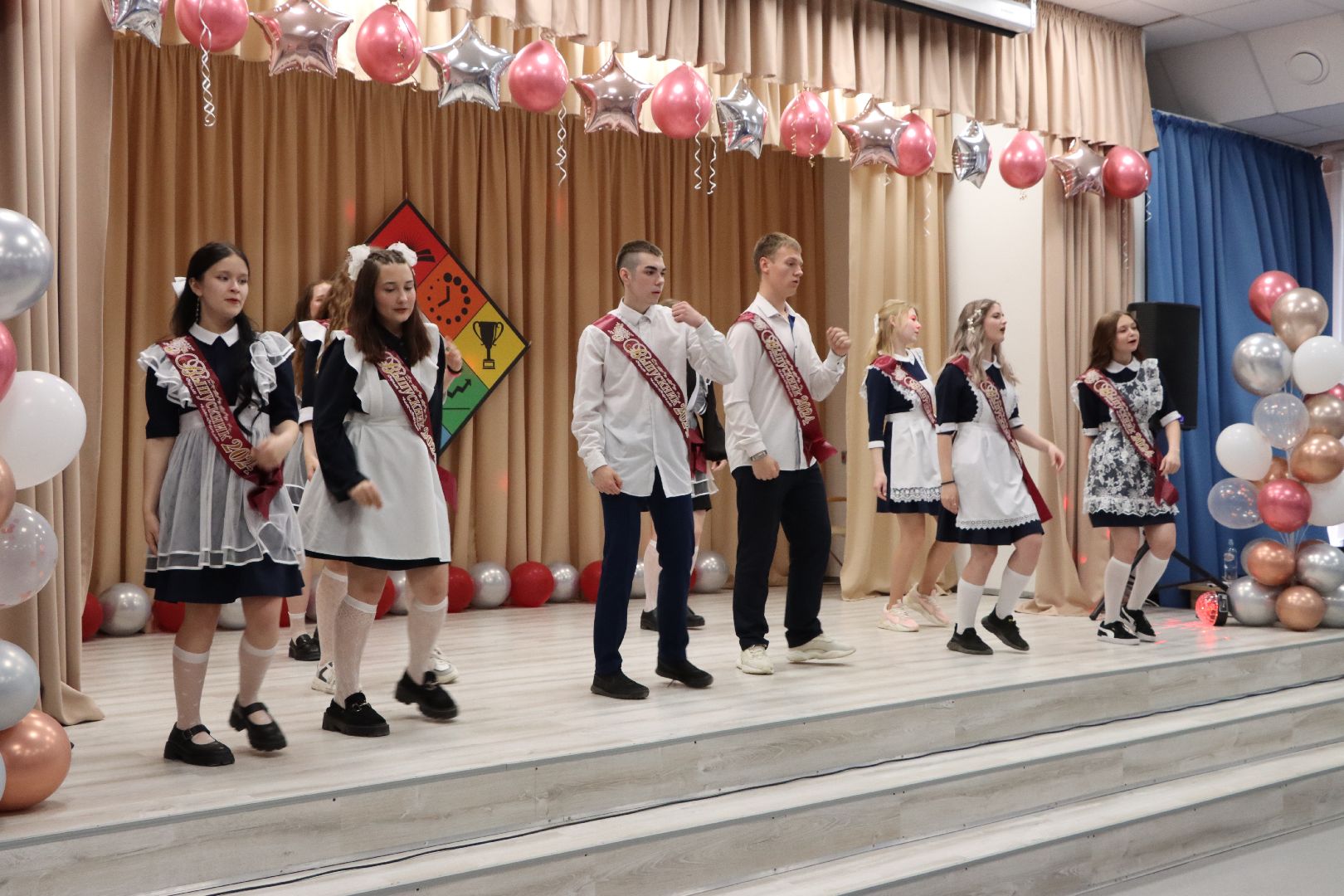 лотошино, лотошинская школа 1, последний звонок, глава муниципалитета, глава округа, образование,