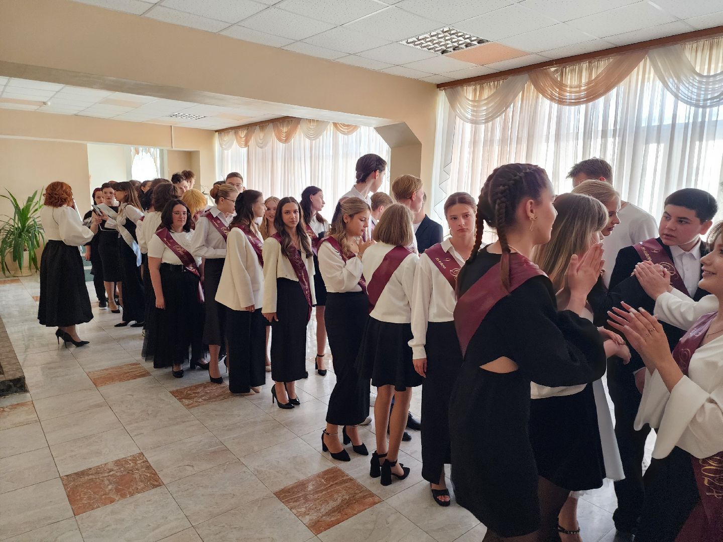 серпухов, губернский колледж, последний звонок, улица фирсова, образование,