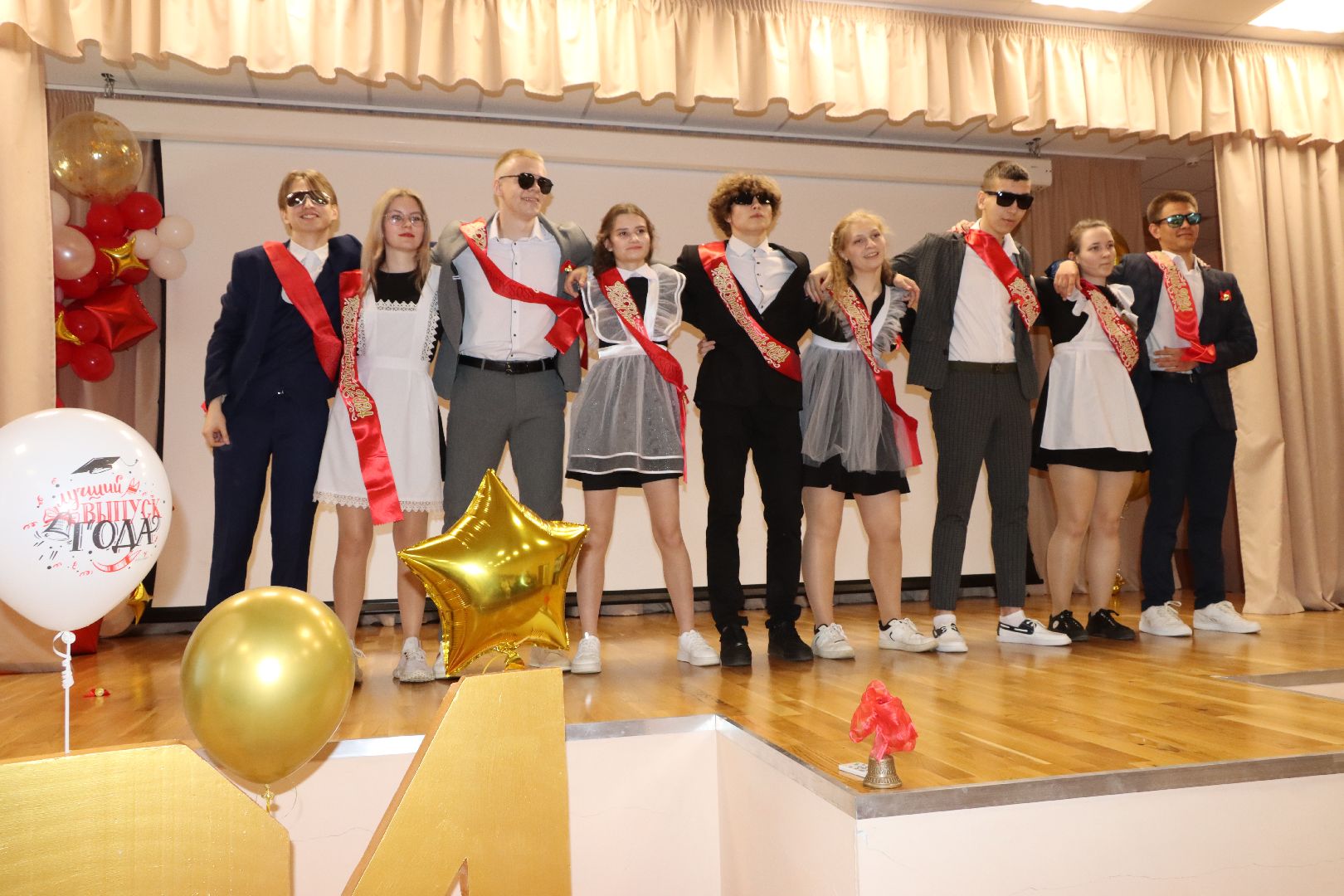 лотошино, лотошинская школа 2, последний звонок, глава округа, глава муниципалитета, образование,