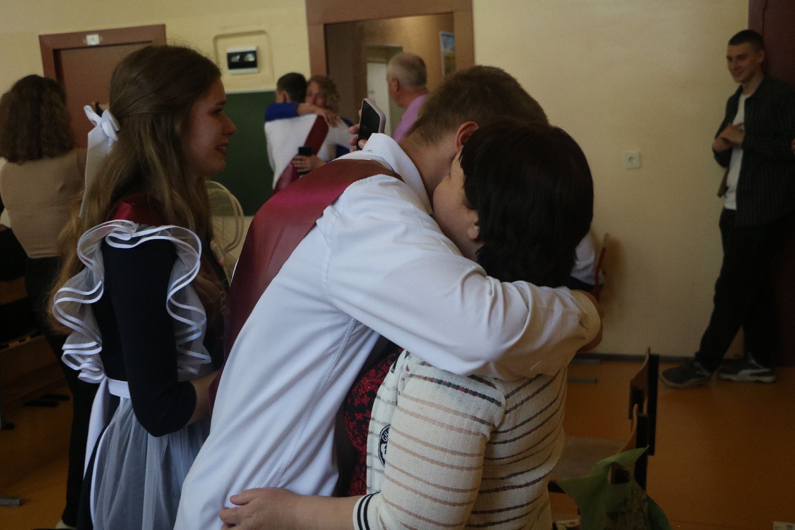 лотошино, микулино, микулинская гимназия, последний звонок, образование, школа,