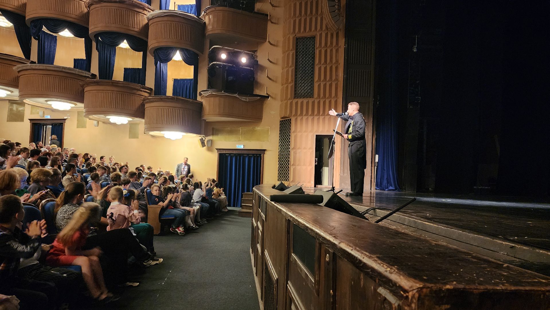 Московский губернский театр, Губернатор Московской области Андрей Воробьев, Ленинградский щелкунчик, московская премьера, военно-исторический спектакль, блокадная сказка Дениса Нефедова, 80-летие полного освобождения Ленинграда от фашистской блокады, Московский Художественный Театр Комедии, Институт театрального искусства имени Народного артиста СССР Кобзона, Год Семьи,Санкт-Петербург, Блокада, Кошки Ленинграда,