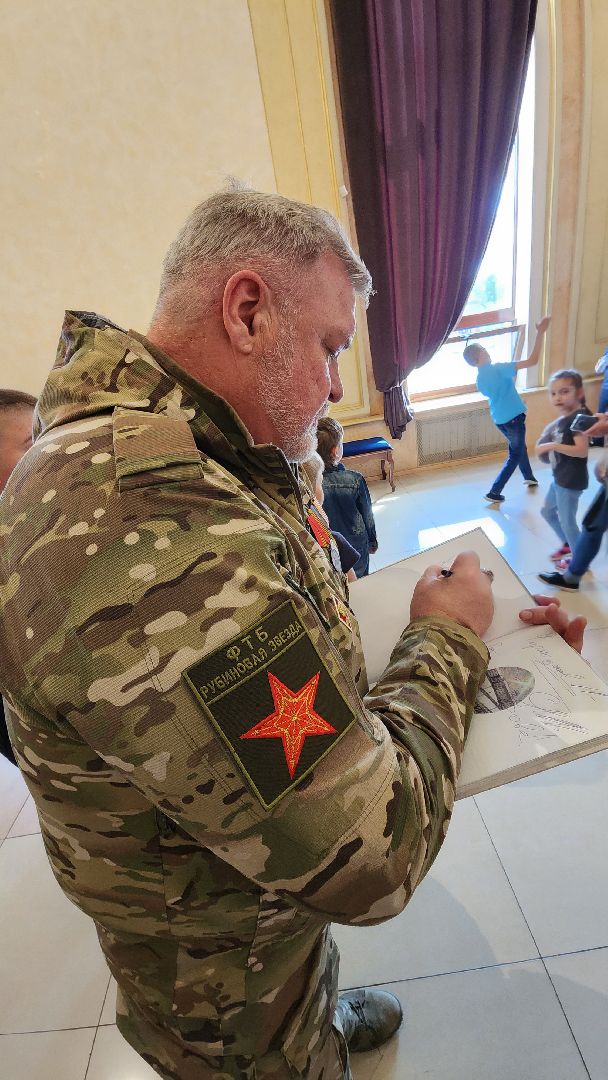 Московский губернский театр, Губернатор Московской области Андрей Воробьев, Ленинградский щелкунчик, московская премьера, военно-исторический спектакль, блокадная сказка Дениса Нефедова, 80-летие полного освобождения Ленинграда от фашистской блокады, Московский Художественный Театр Комедии, Институт театрального искусства имени Народного артиста СССР Кобзона, Год Семьи,Санкт-Петербург, Блокада, Кошки Ленинграда,