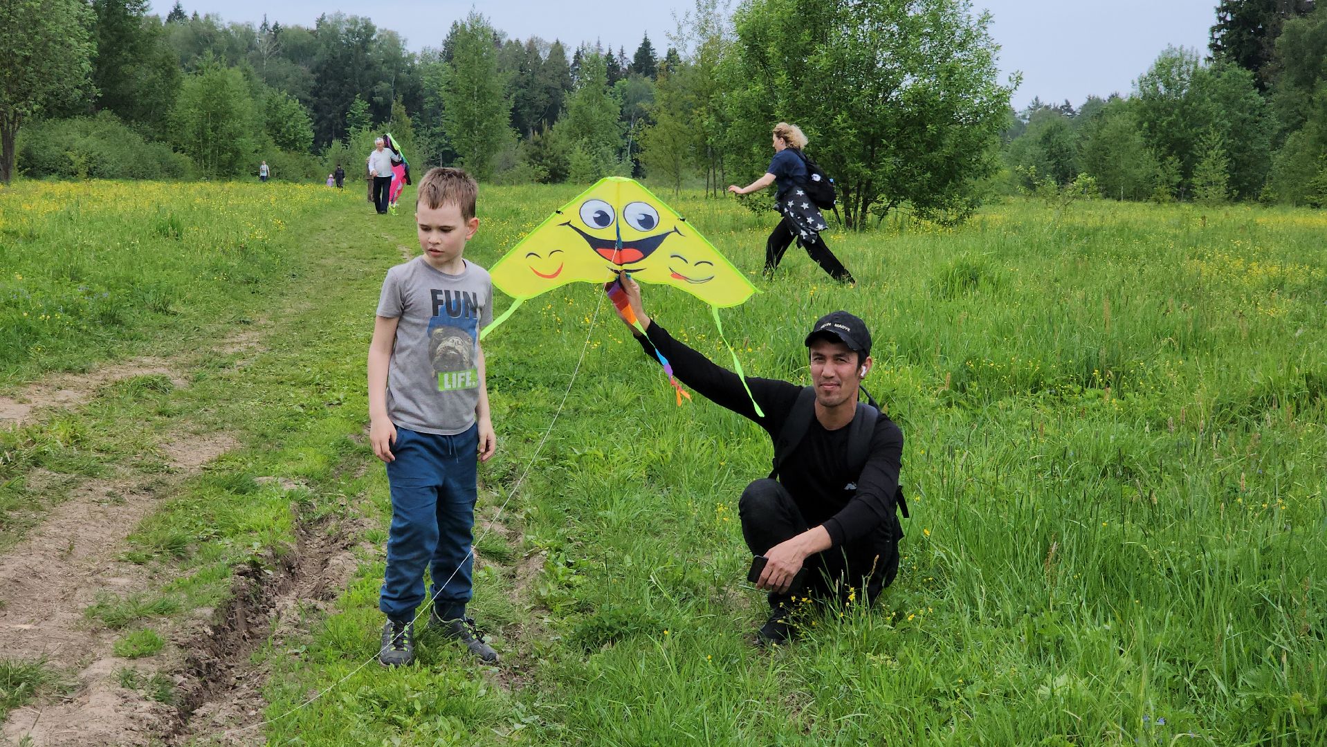 красногорск, черневская поляна, воздушные змеи, турнир, год семьи,гоголь, экология, лес будущего,