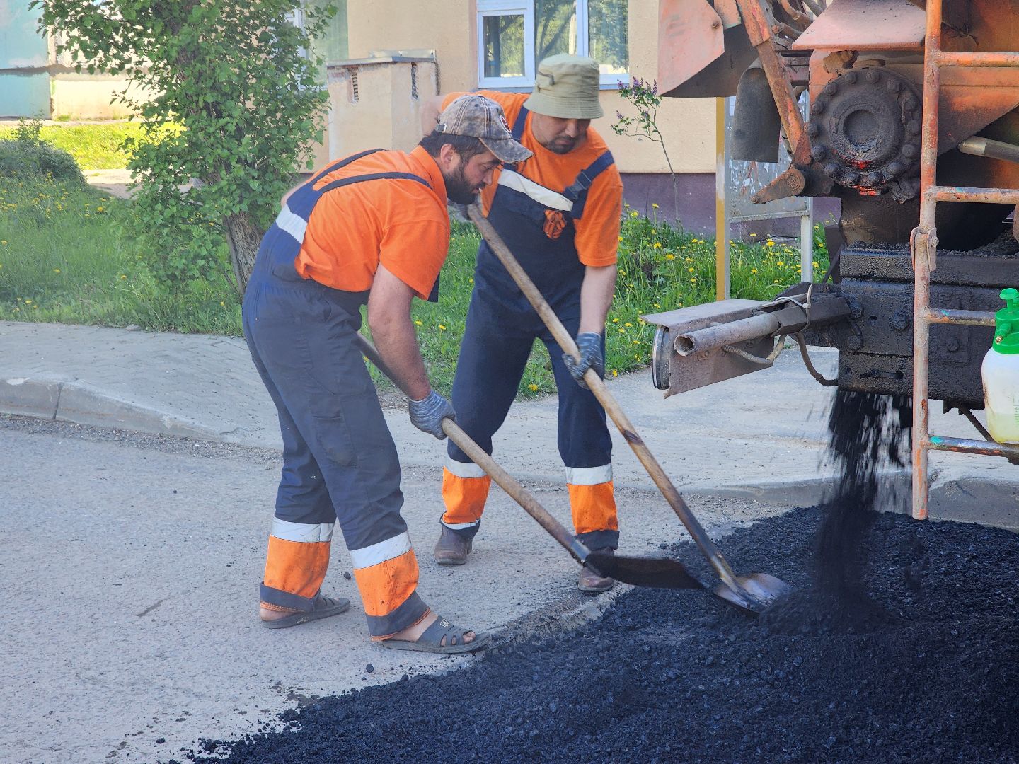 ямочный ремонт, дорога, ремонт дорог, ремонт дорог во дворах, нестерово, руза, рузский городской округ,