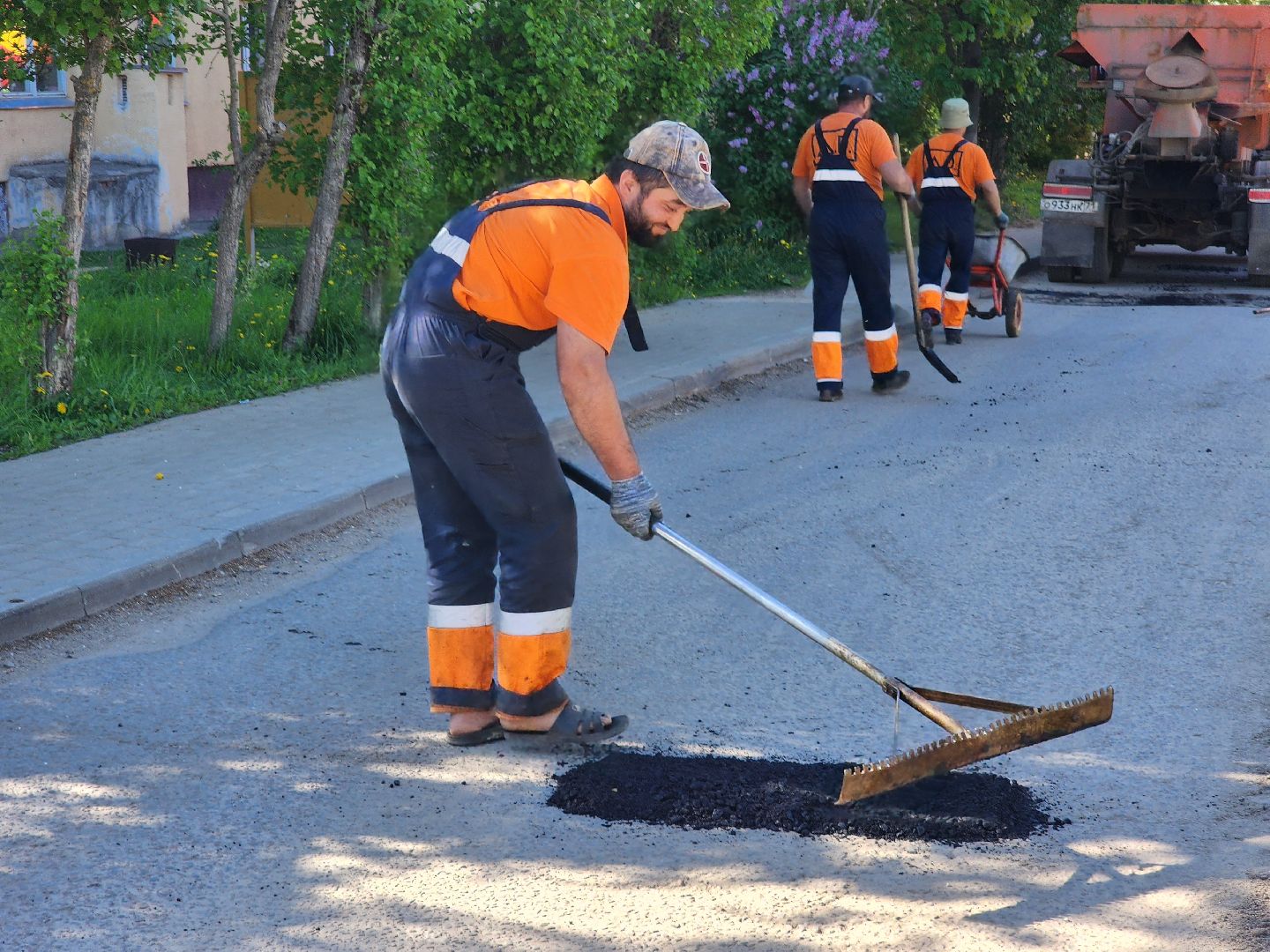 ямочный ремонт, дорога, ремонт дорог, ремонт дорог во дворах, нестерово, руза, рузский городской округ,