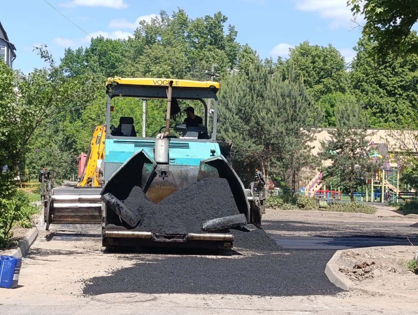 Бронницы, Благоустройство, Ремонт дороги, Замена асфальта во дворе,
