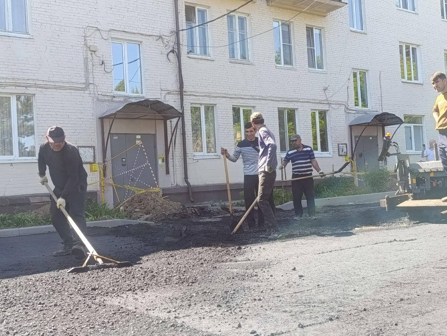 Бронницы, Благоустройство, Ремонт дороги, Замена асфальта во дворе,