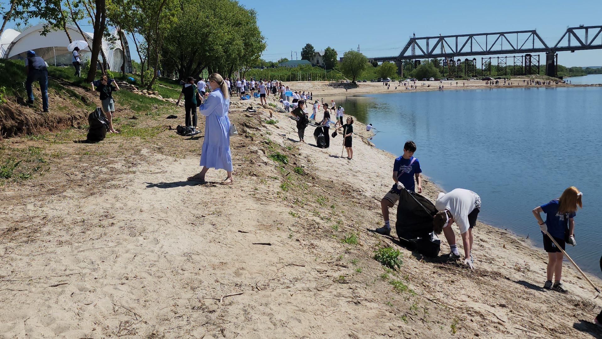 серпухов, река ока, пляж на оке, серпуховские мальдивы, депутат-эколог, Особенности национальной уборки, уборка,