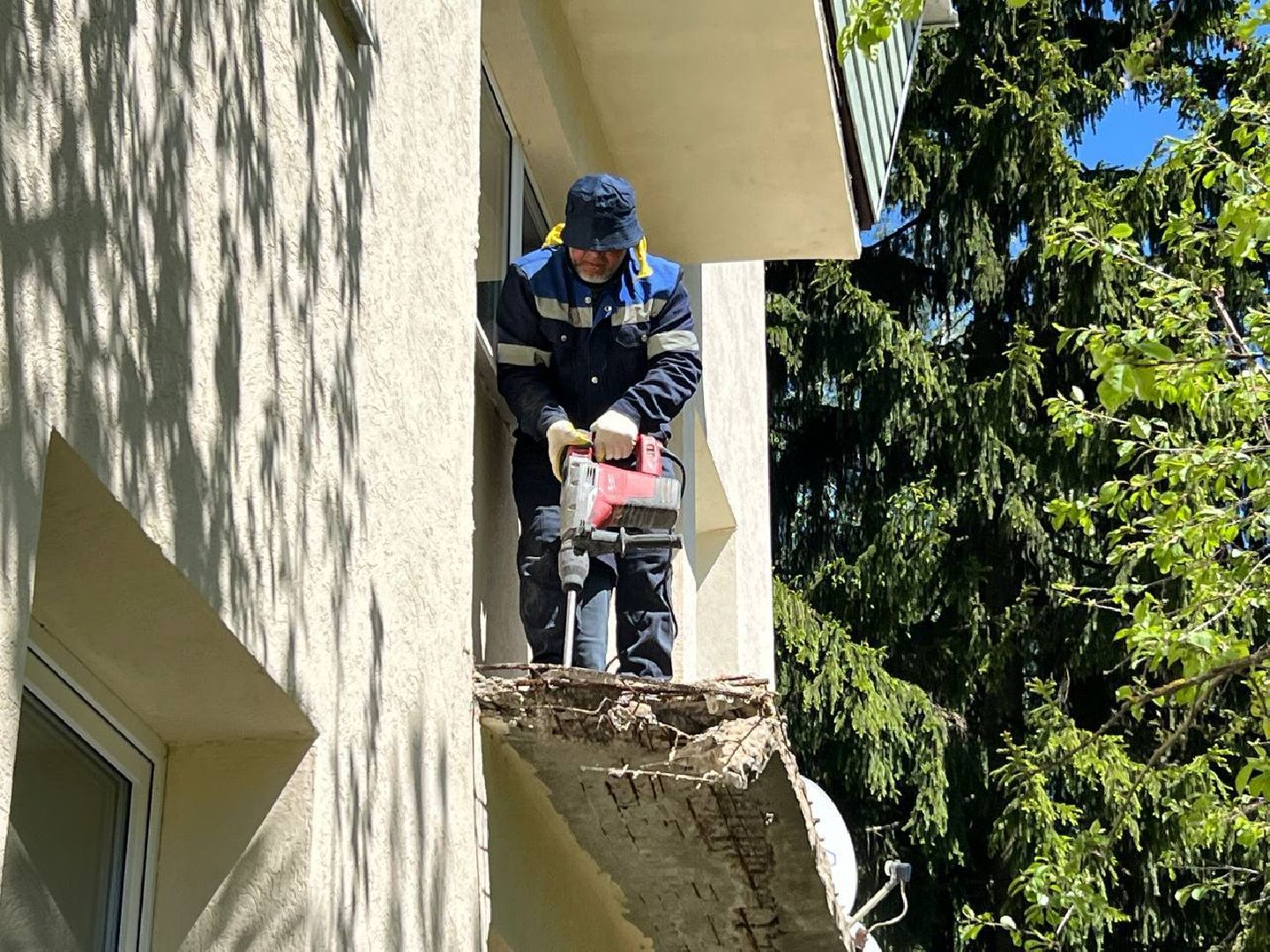 балкон, капитальный ремонт, бригада рабочих,