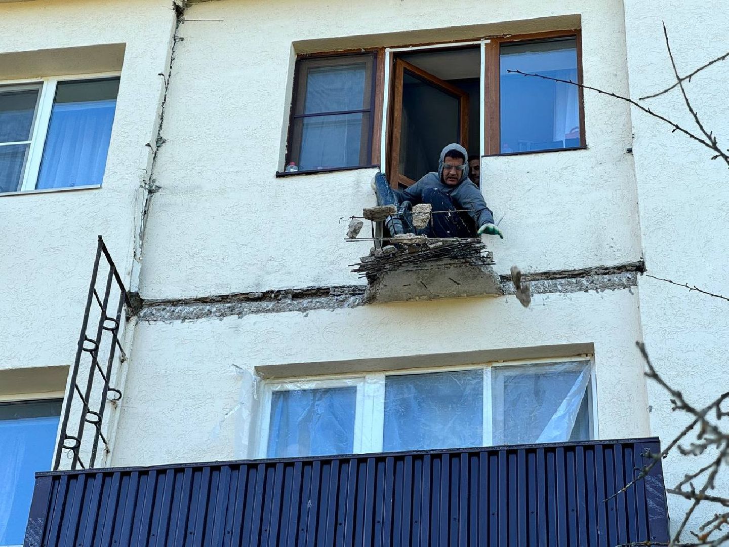 балкон, капитальный ремонт, бригада рабочих,