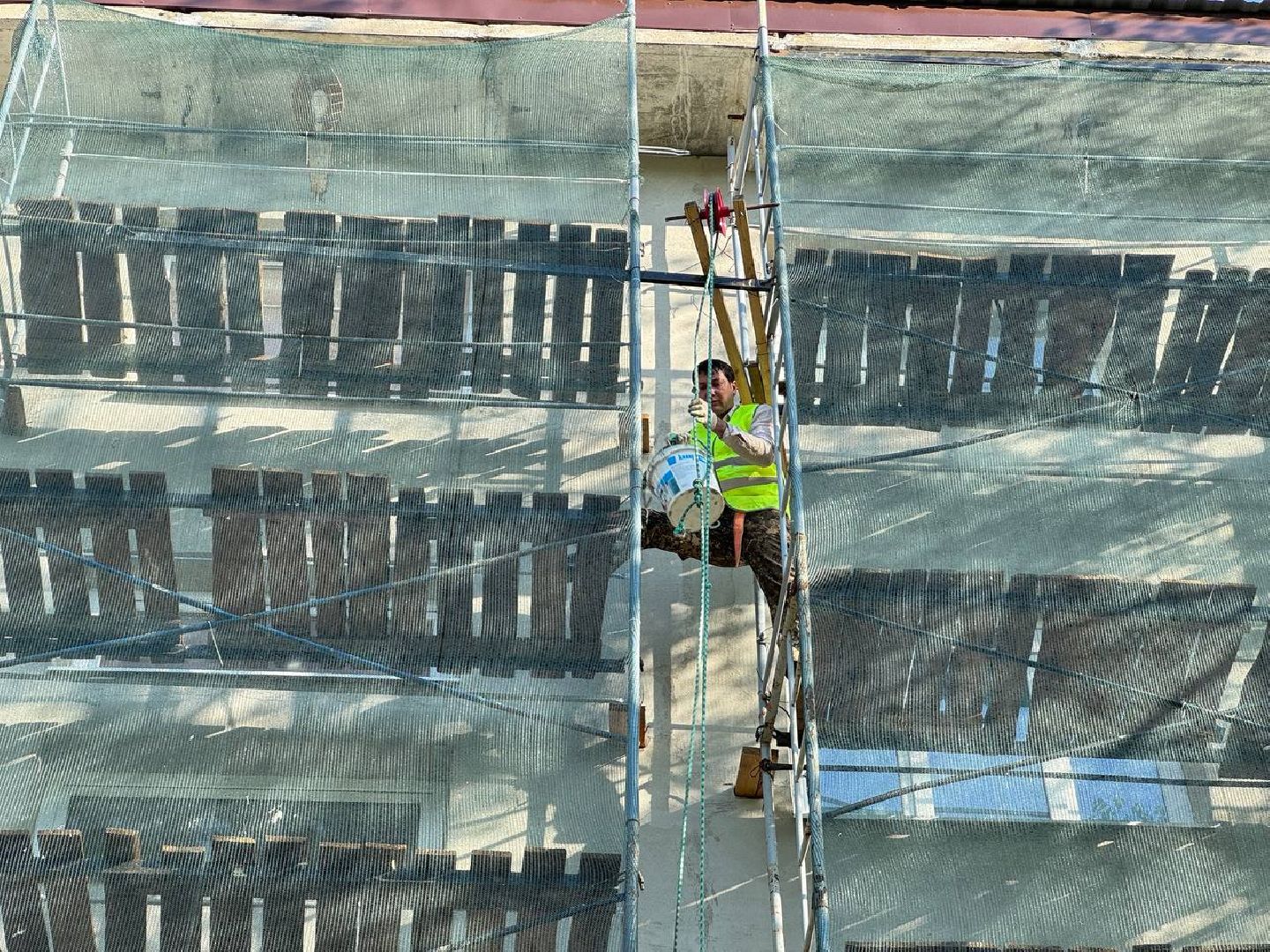 фасад, капитальный ремонт, бригада рабочих, многоквартирный дом,