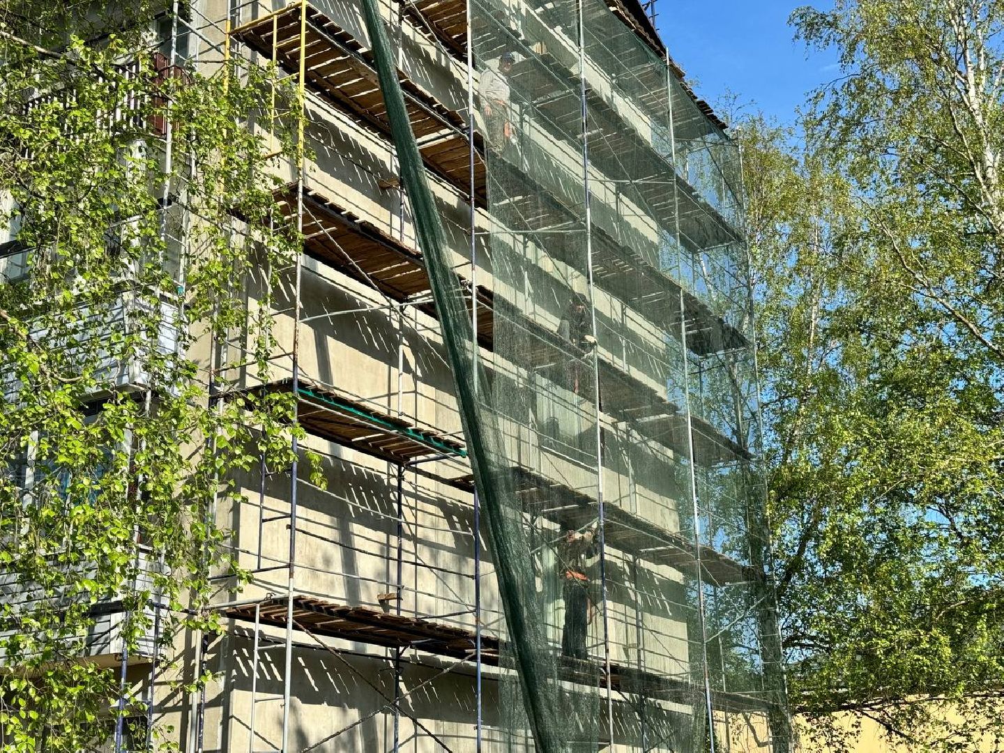 фасад, капитальный ремонт, бригада рабочих, многоквартирный дом,