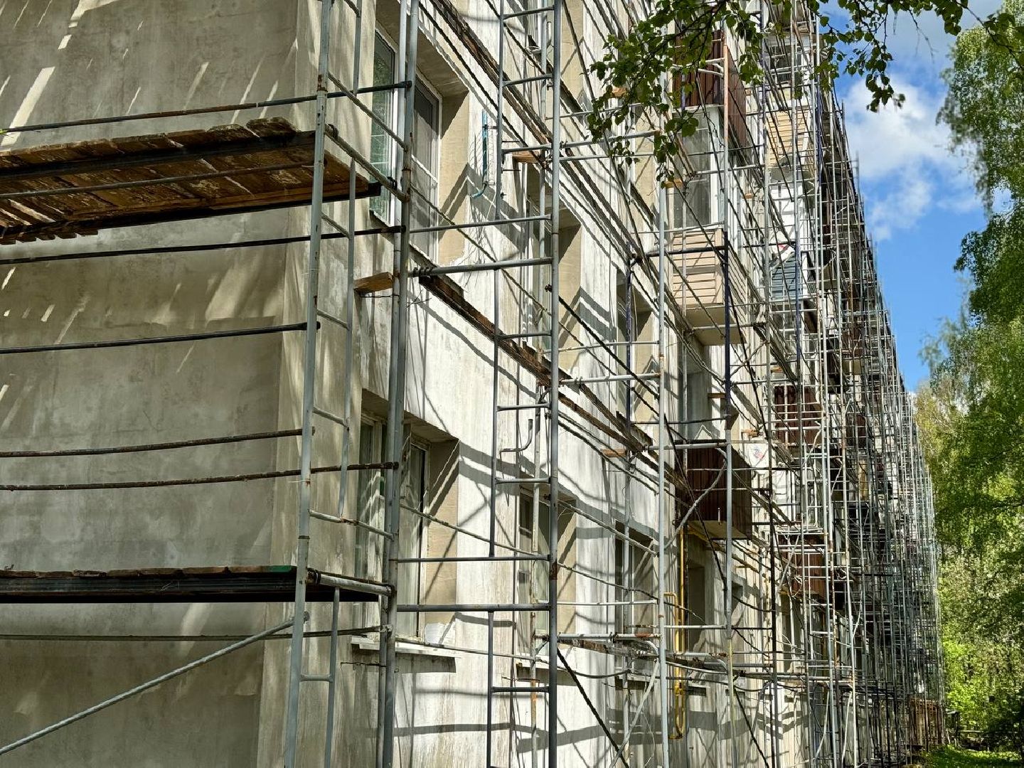 фасад, капитальный ремонт, бригада рабочих, многоквартирный дом,