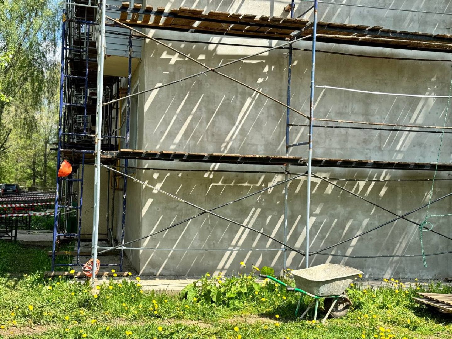 фасад, капитальный ремонт, бригада рабочих, многоквартирный дом,