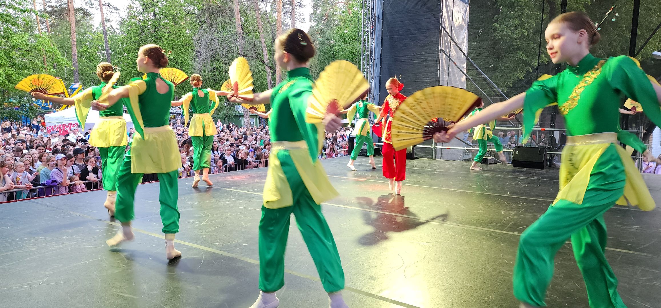 раменское, культура, фестиваль современного танца, город танцует в парках, раменский танцевальный коллектив арт-м стал победителем фестиваля,