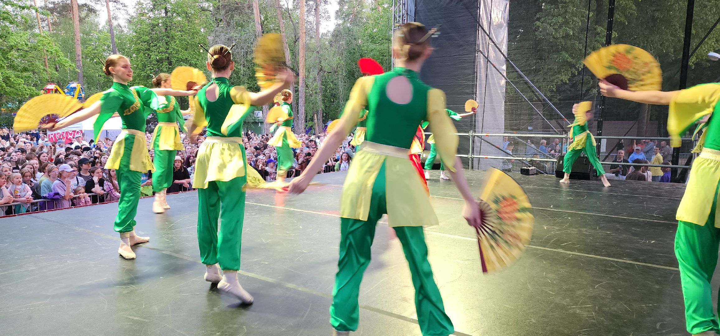 раменское, культура, фестиваль современного танца, город танцует в парках, раменский танцевальный коллектив арт-м стал победителем фестиваля,