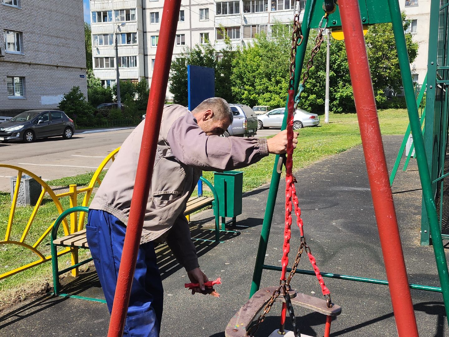 подготовка к лету, ремонт детских площадок,