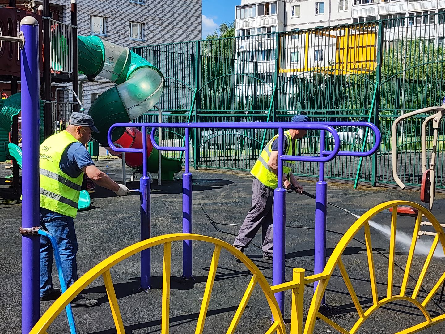 подготовка к лету, ремонт детских площадок,