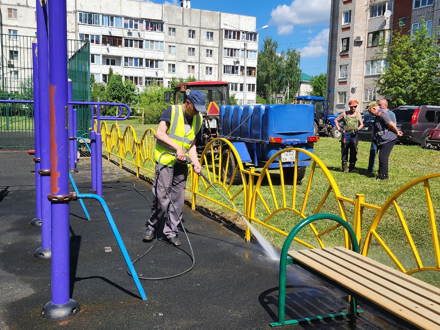подготовка к лету, ремонт детских площадок,