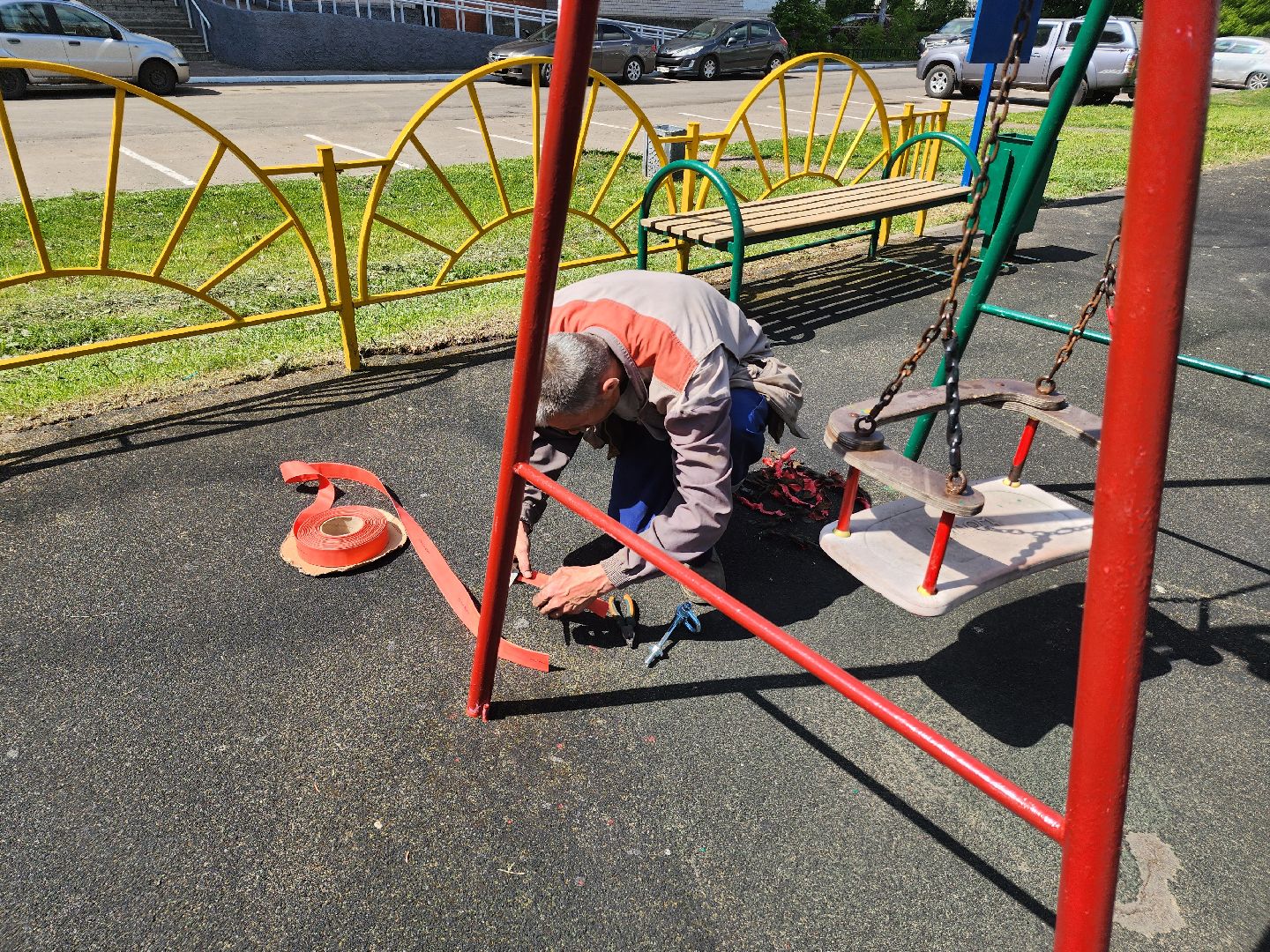 подготовка к лету, ремонт детских площадок,