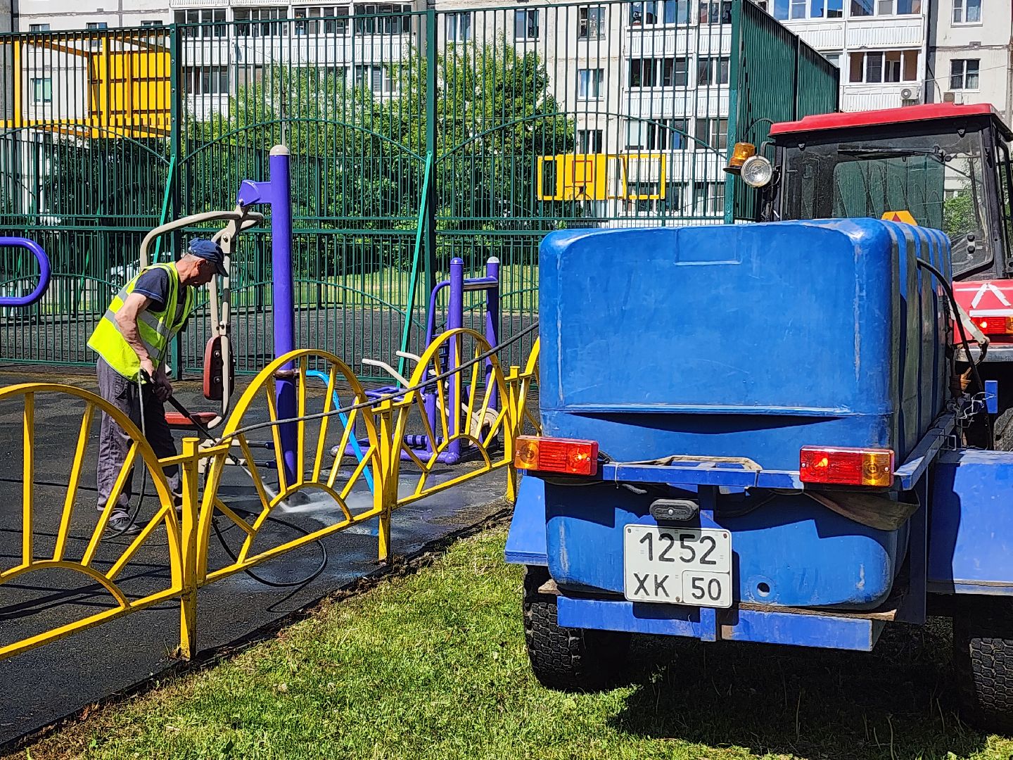 подготовка к лету, ремонт детских площадок,