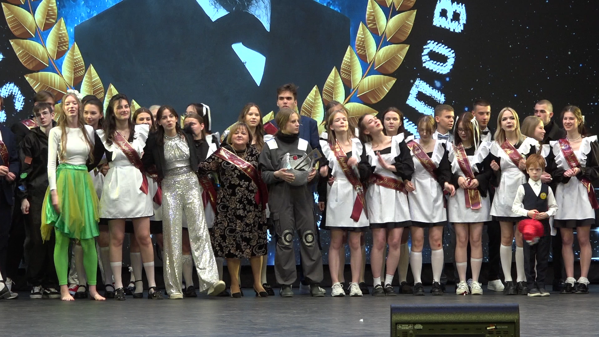 школа им АС Попова, Власиха школа Попова, выпускной 2024, одиннадцатиклассники поповки, последний звонок 11 класс,