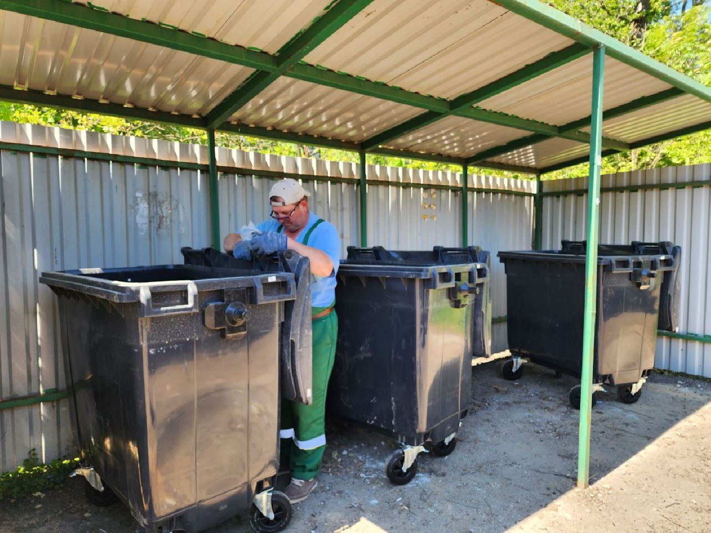 чехов, контейнерные баки, установка, администрация, мусорный контейнер, контейнерная площадка,