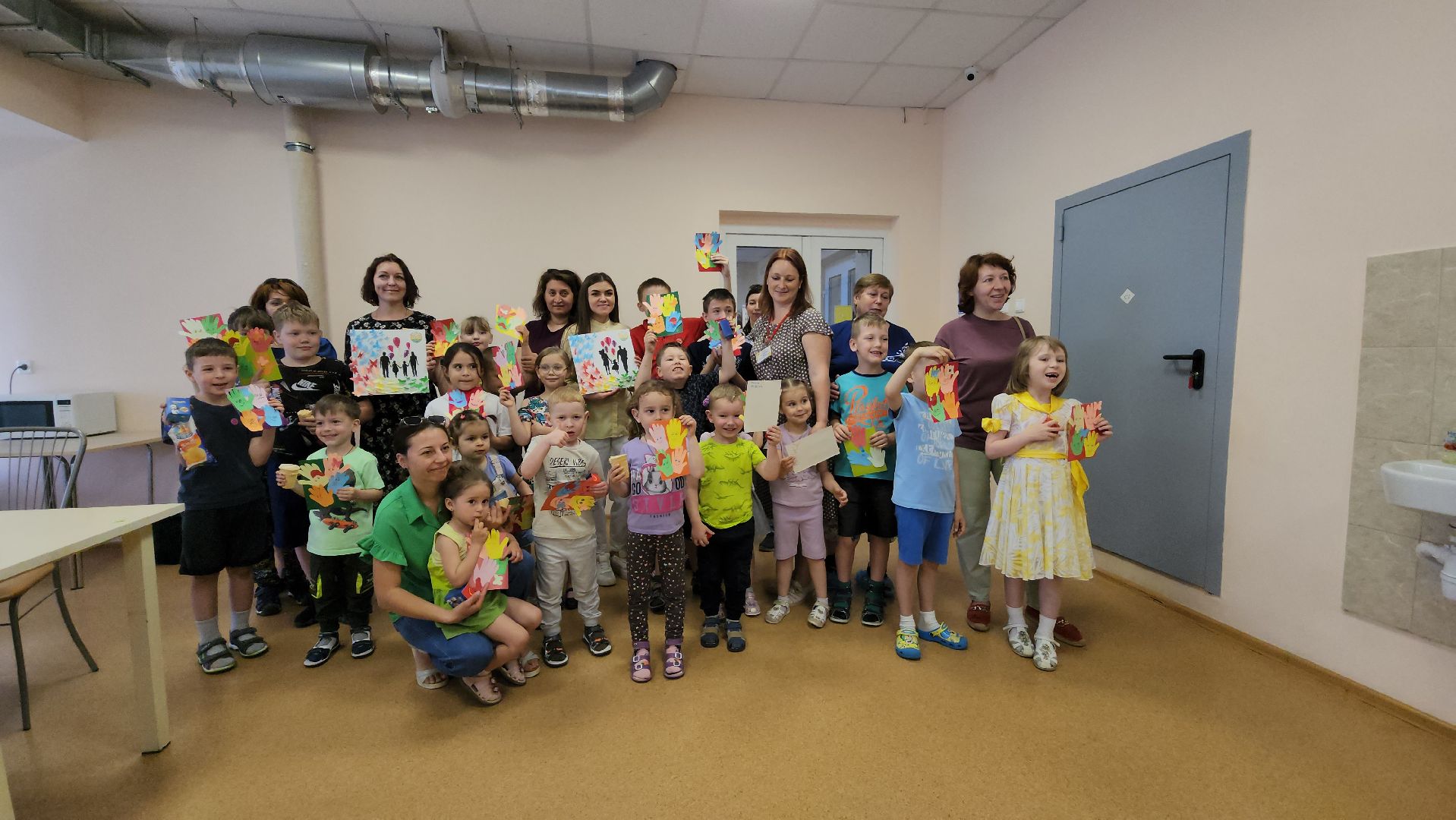 ивантеевка, центр социального обслуживания, дети, мастер класс, сво, подарки бойцам,