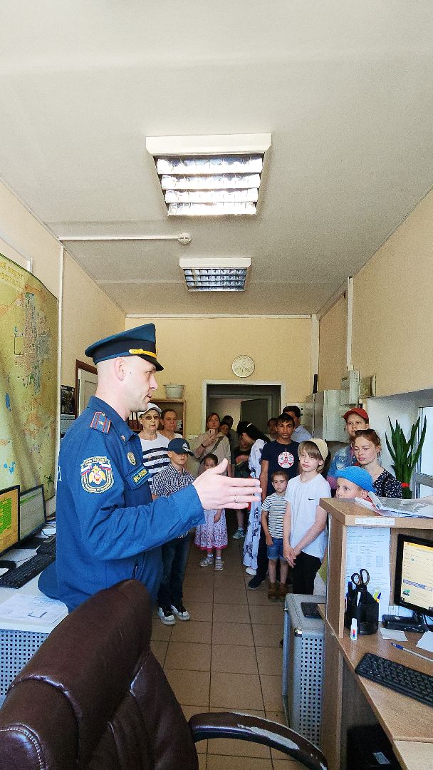 электросталь, мой город, жители города, дети, 1 июня, день защиты детей, пожарная часть, пожарная машина, пожарная безопасность, пожарная охрана,