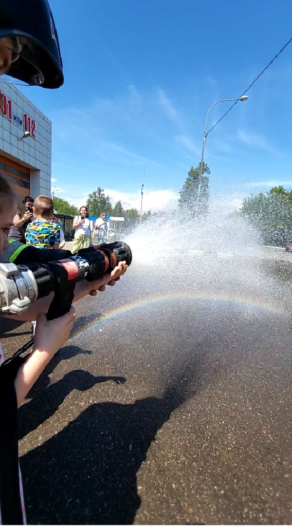 электросталь, мой город, жители города, дети, 1 июня, день защиты детей, пожарная часть, пожарная машина, пожарная безопасность, пожарная охрана,