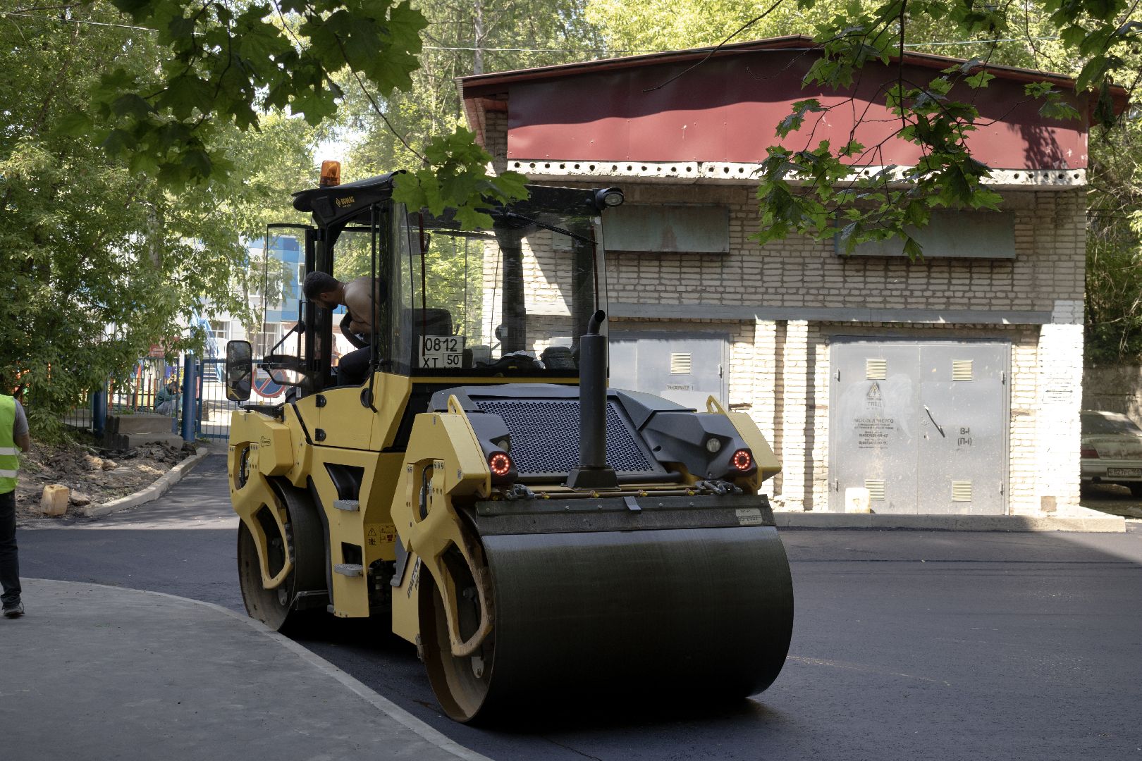 дзержинский, жкх и благоустройство, томилинская, лесная, асфальтирование дорог, андроник пак, никита иванов,