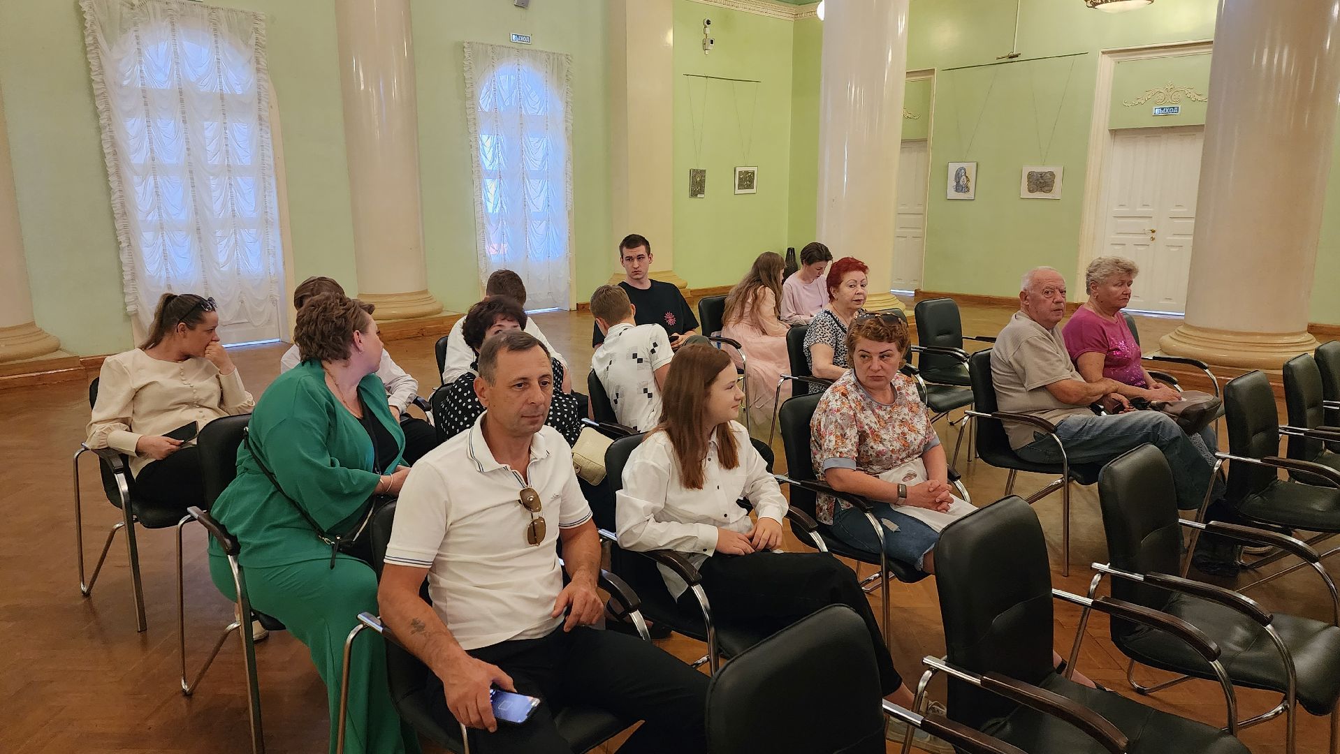 вручение паспортов, Дворец культуры, борис аубакиров, Татьяна Еременко,