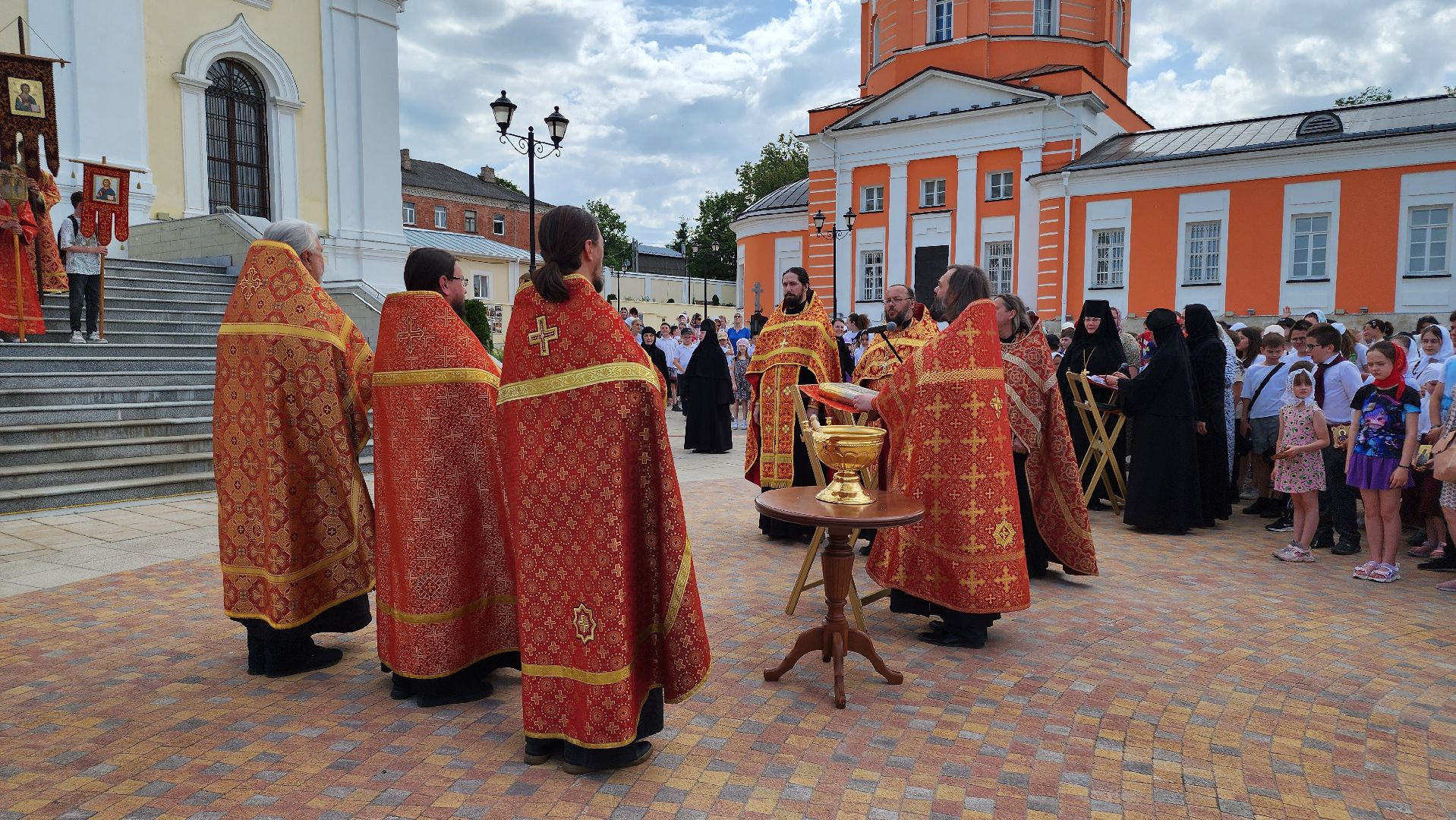 кашира, детский крестный ход, пасха, православие, церковь, преображенский собор, введенский храм,