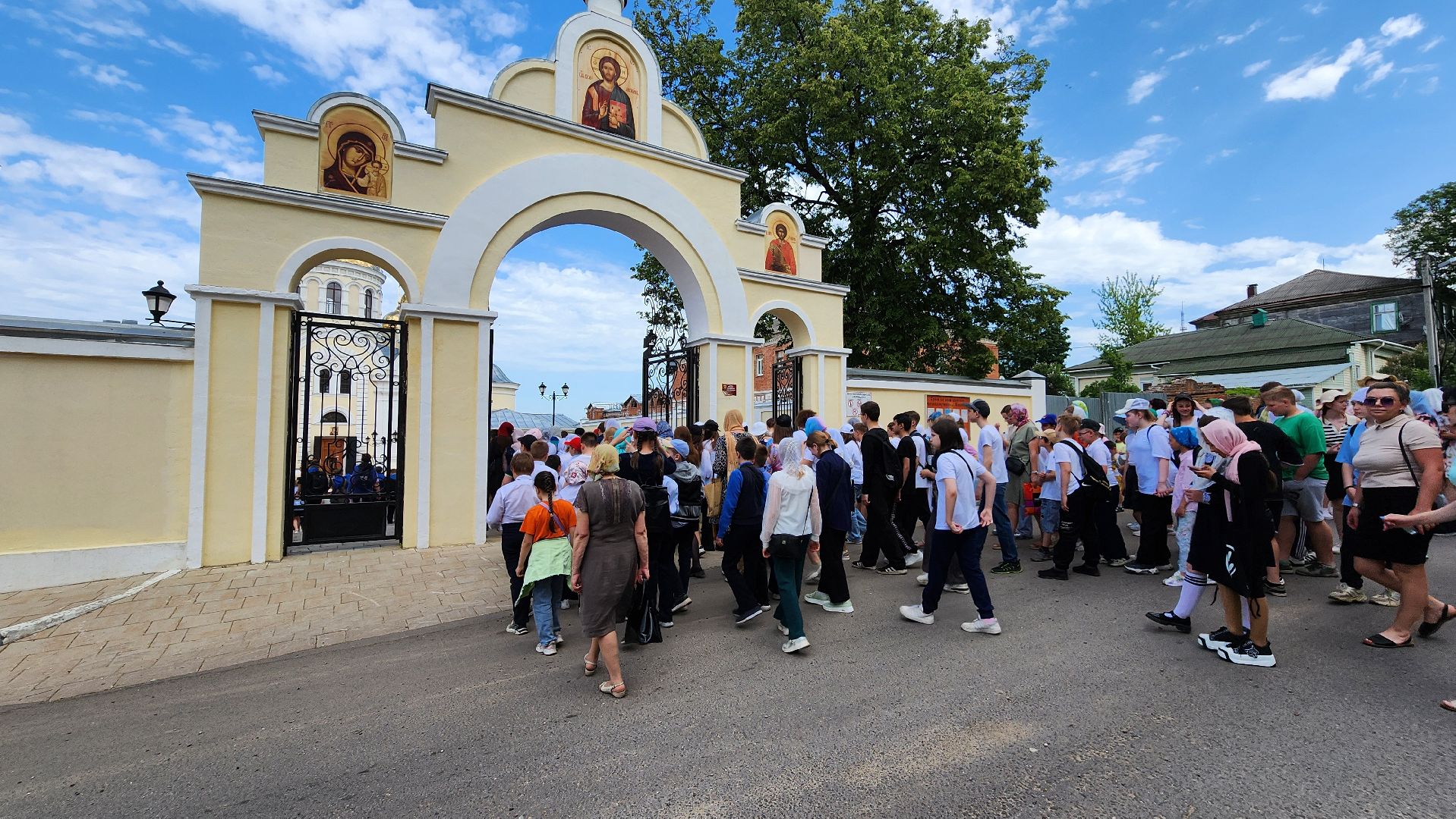 кашира, детский крестный ход, пасха, православие, церковь, преображенский собор, введенский храм,