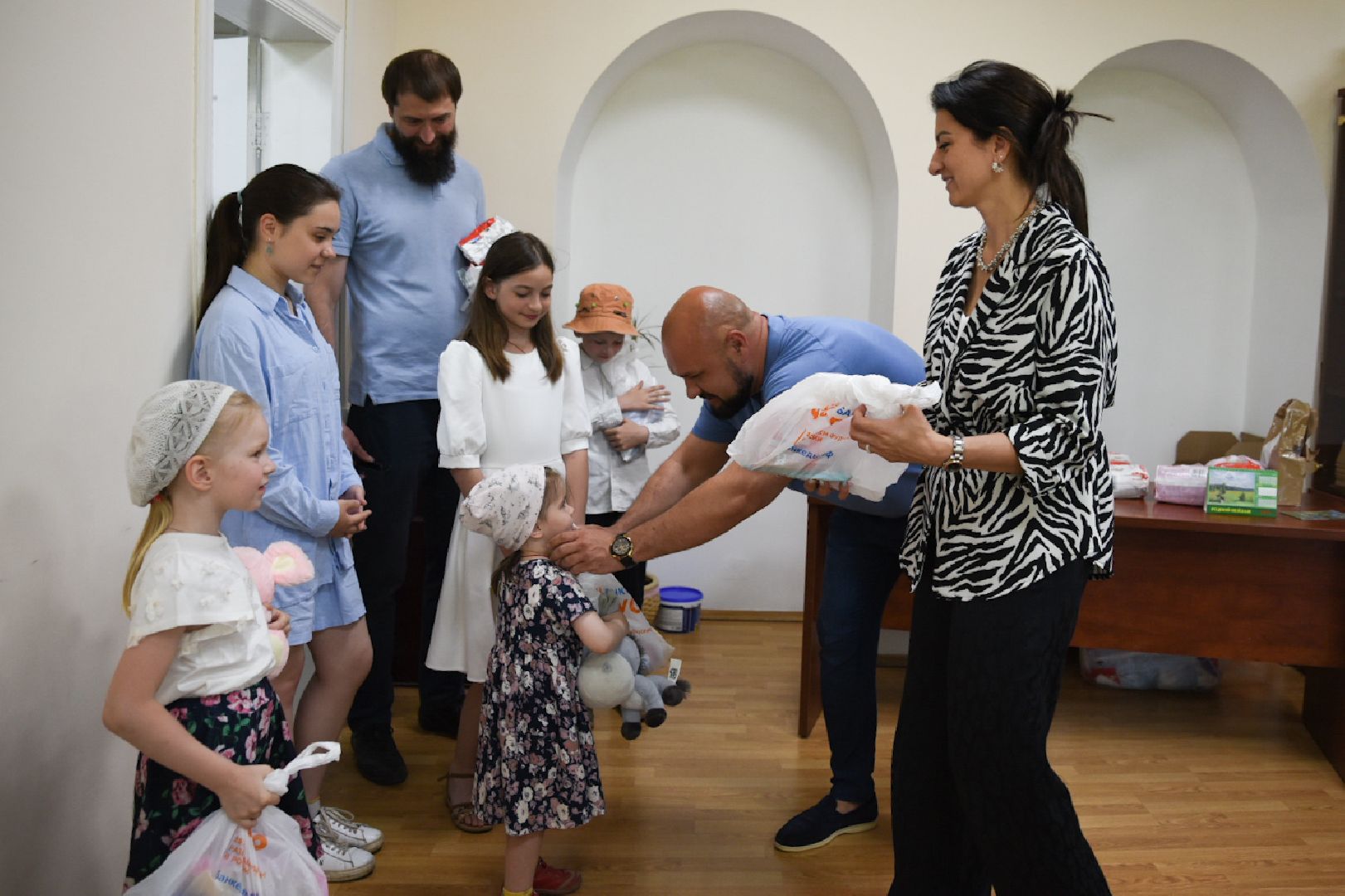 Бронницы, Благотворительность, Подарки детям, Акция Подари ребенку радость,