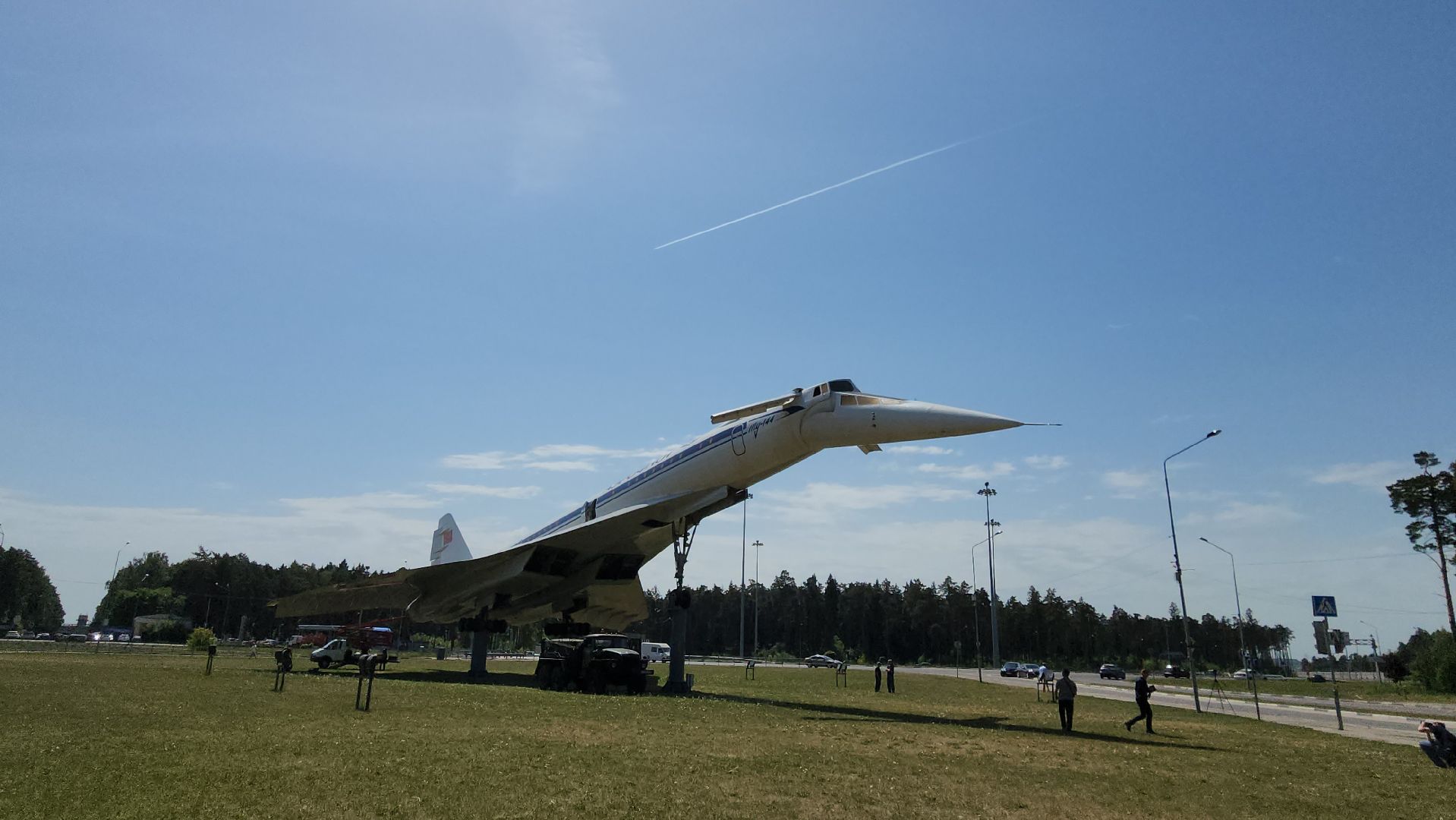 Ту-144, авторолик, памятник, монумент, взлетное положение,