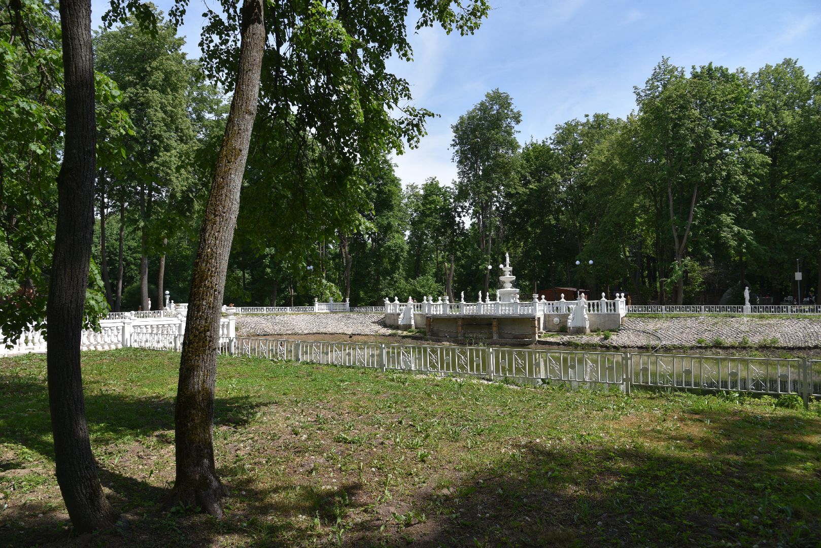 лотошино, лотошинский парк, день защиты детей, парки подмосковья, фонтан, дети,
