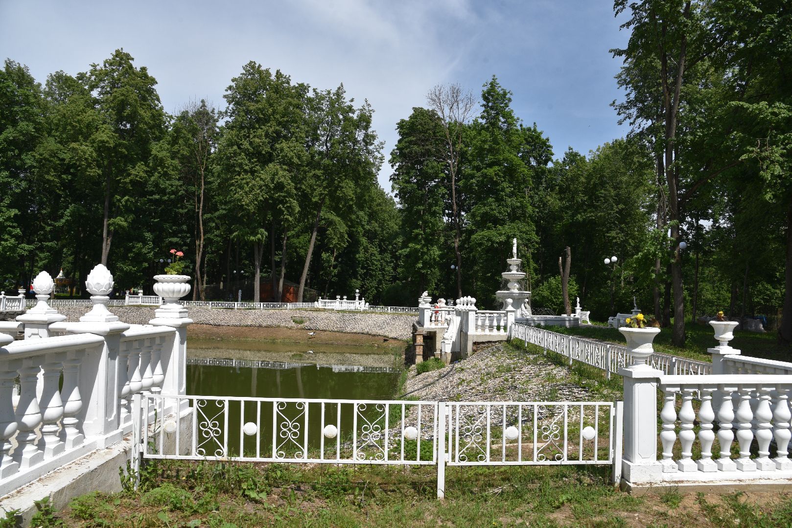 лотошино, лотошинский парк, день защиты детей, парки подмосковья, фонтан, дети,