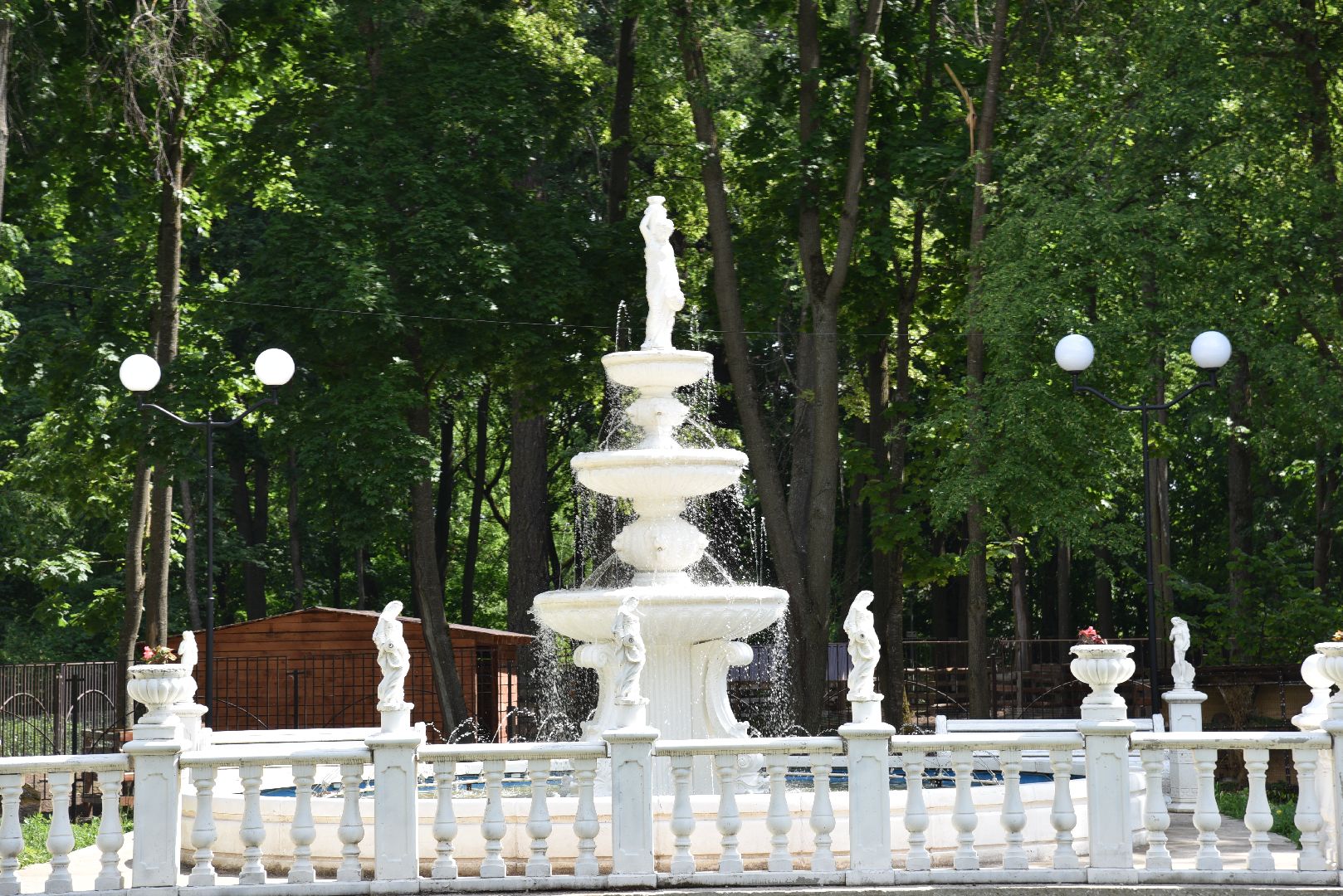 лотошино, лотошинский парк, день защиты детей, парки подмосковья, фонтан, дети,