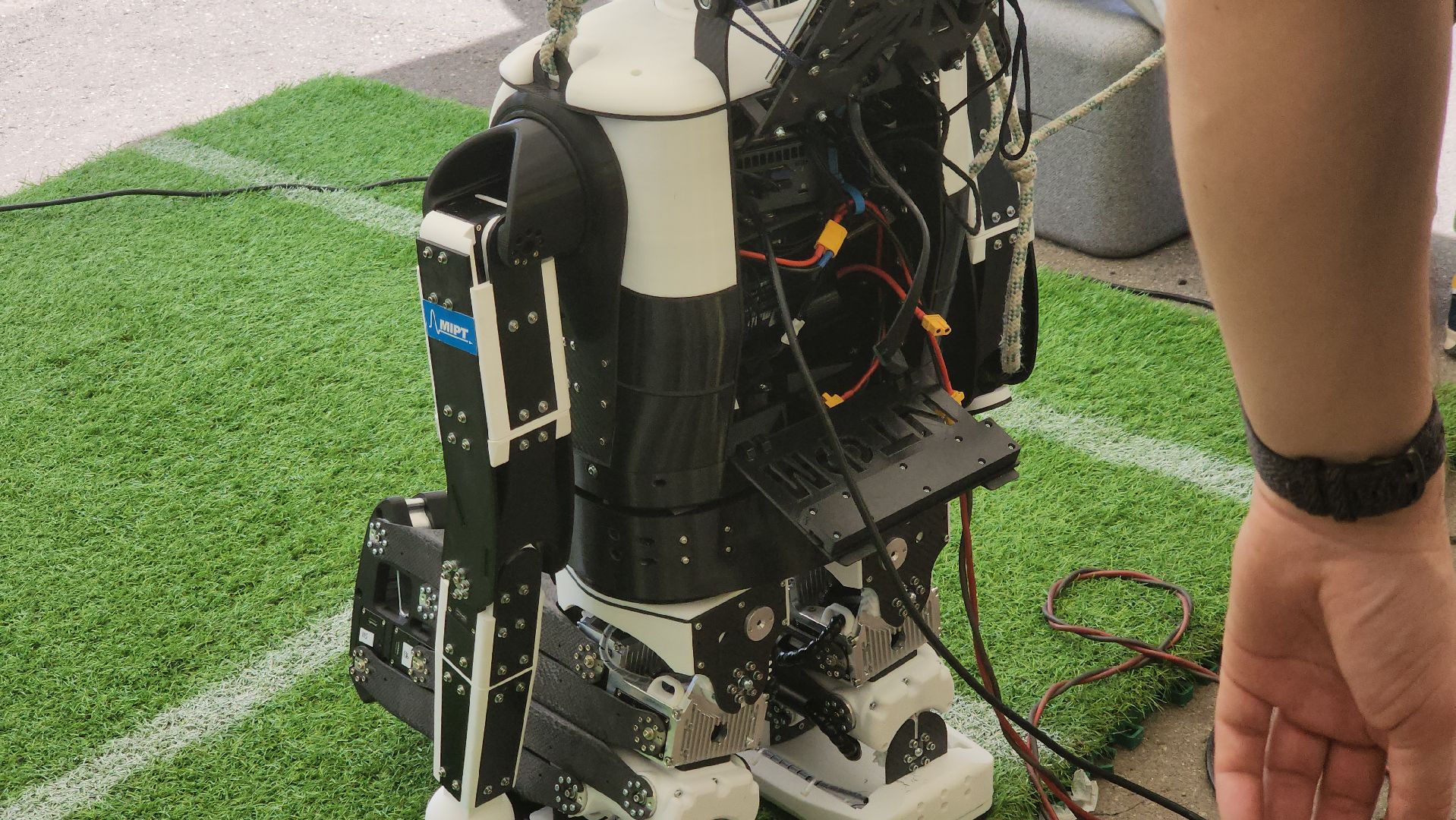 долгопрудный, мфти, роботы,роботы-футболисты, робособака, алгоритм,