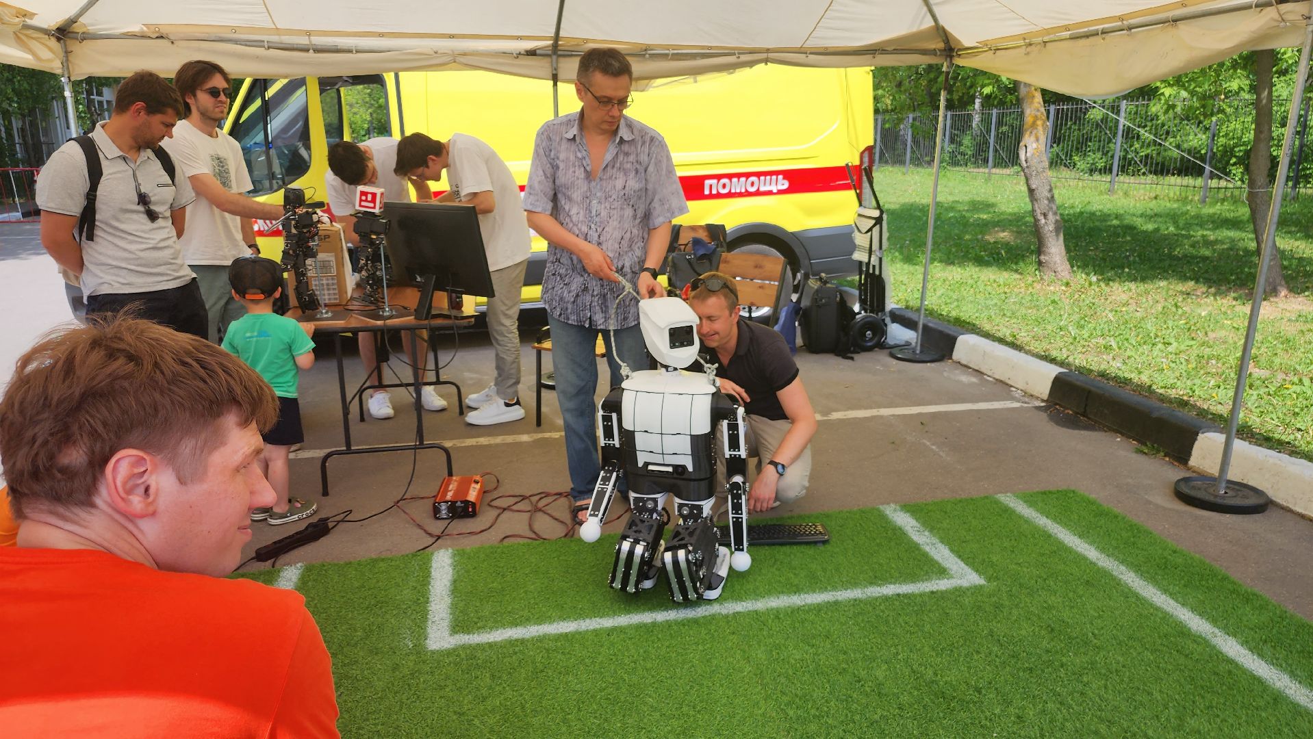 долгопрудный, мфти, роботы,роботы-футболисты, робособака, алгоритм,