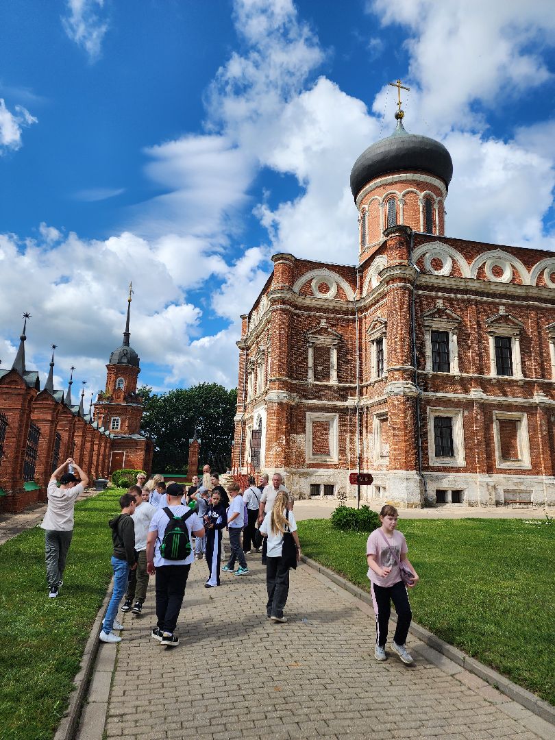 волоколамский кремль, Выставка картин Владимира Сафронова, Художники земли Волоколамской,