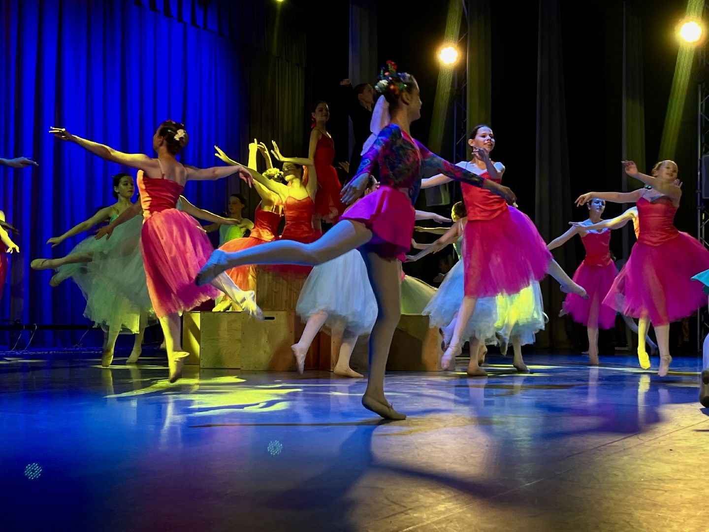 наро-фоминск, хореографическая школа имени ирины зайцевой, дюймовочка, хореографическая сказка, ансамбль филигрань, танец,