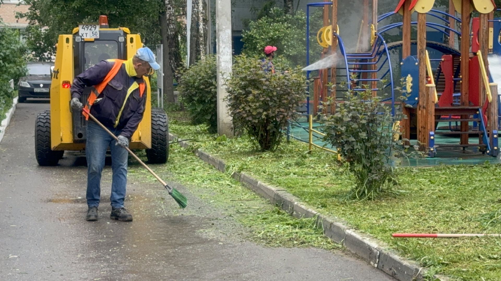 Солнечногорск, благоустройство, уборка дворов, покос травы, жители,