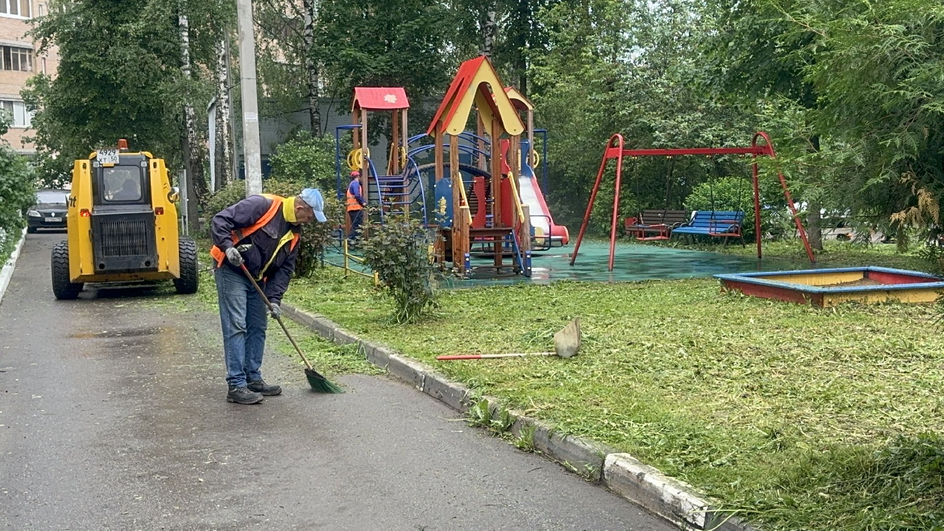 Солнечногорск, благоустройство, уборка дворов, покос травы, жители,