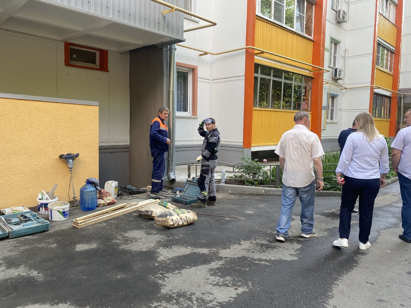 Власиха Солнечная, обход территории, озеленение двора, посадка деревьев, детская игровая площадка, власиха благоустройство,