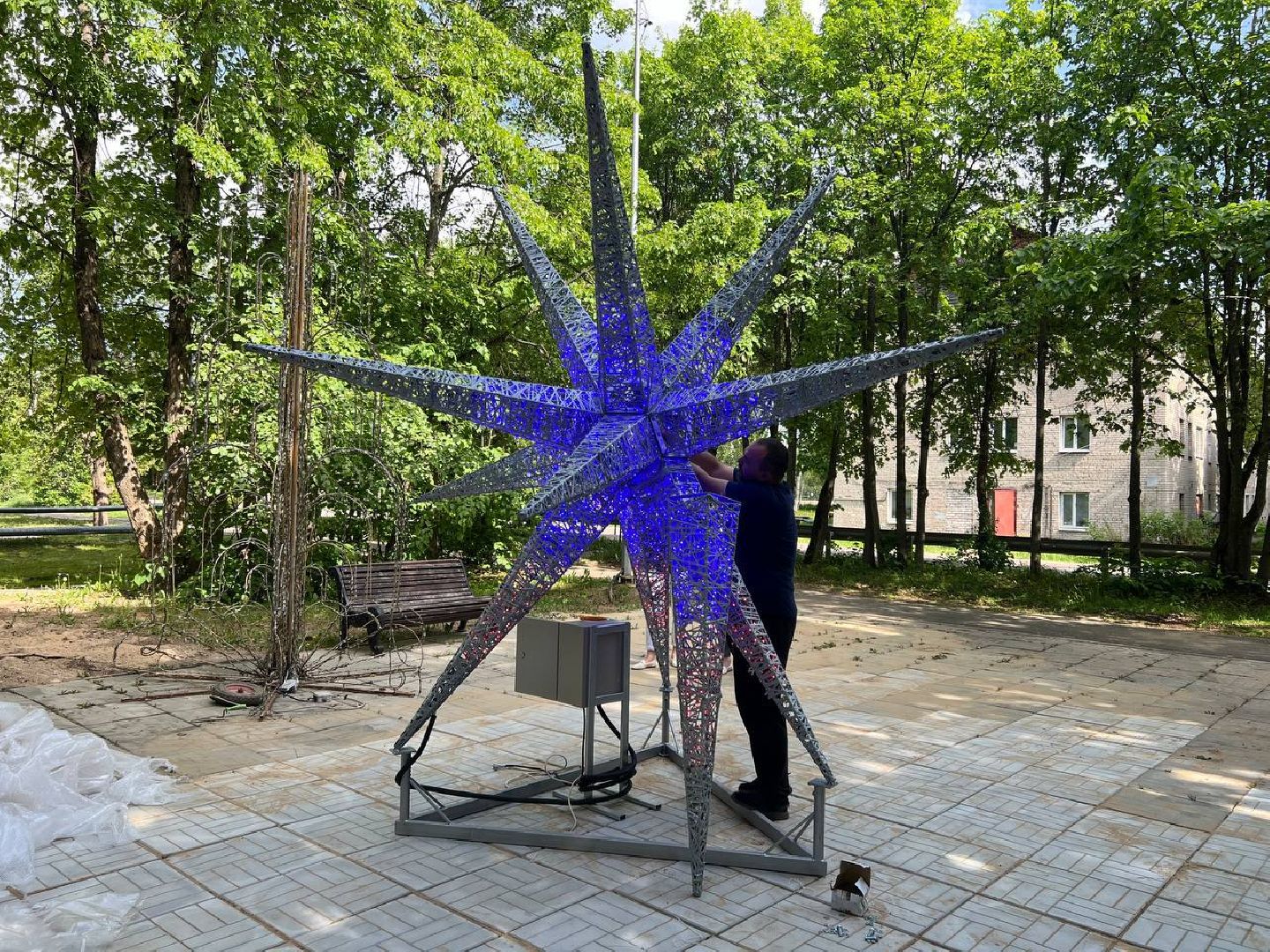 управляющая компания, восход, светодиодная композиция, арт объект,