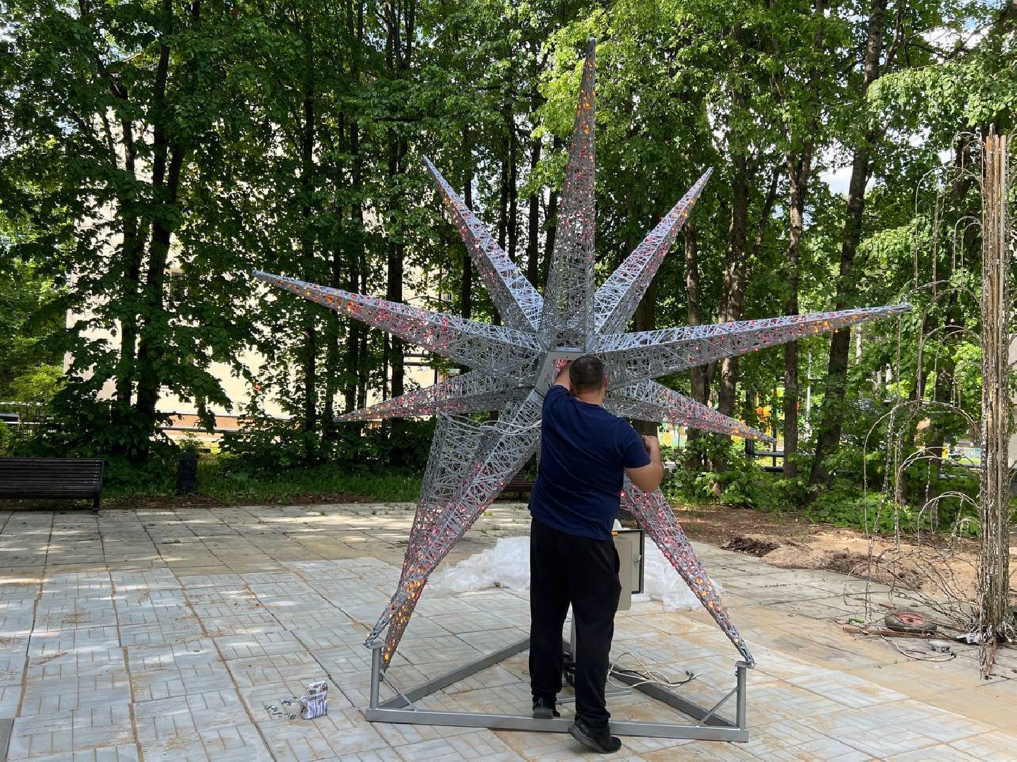 управляющая компания, восход, светодиодная композиция, арт объект,