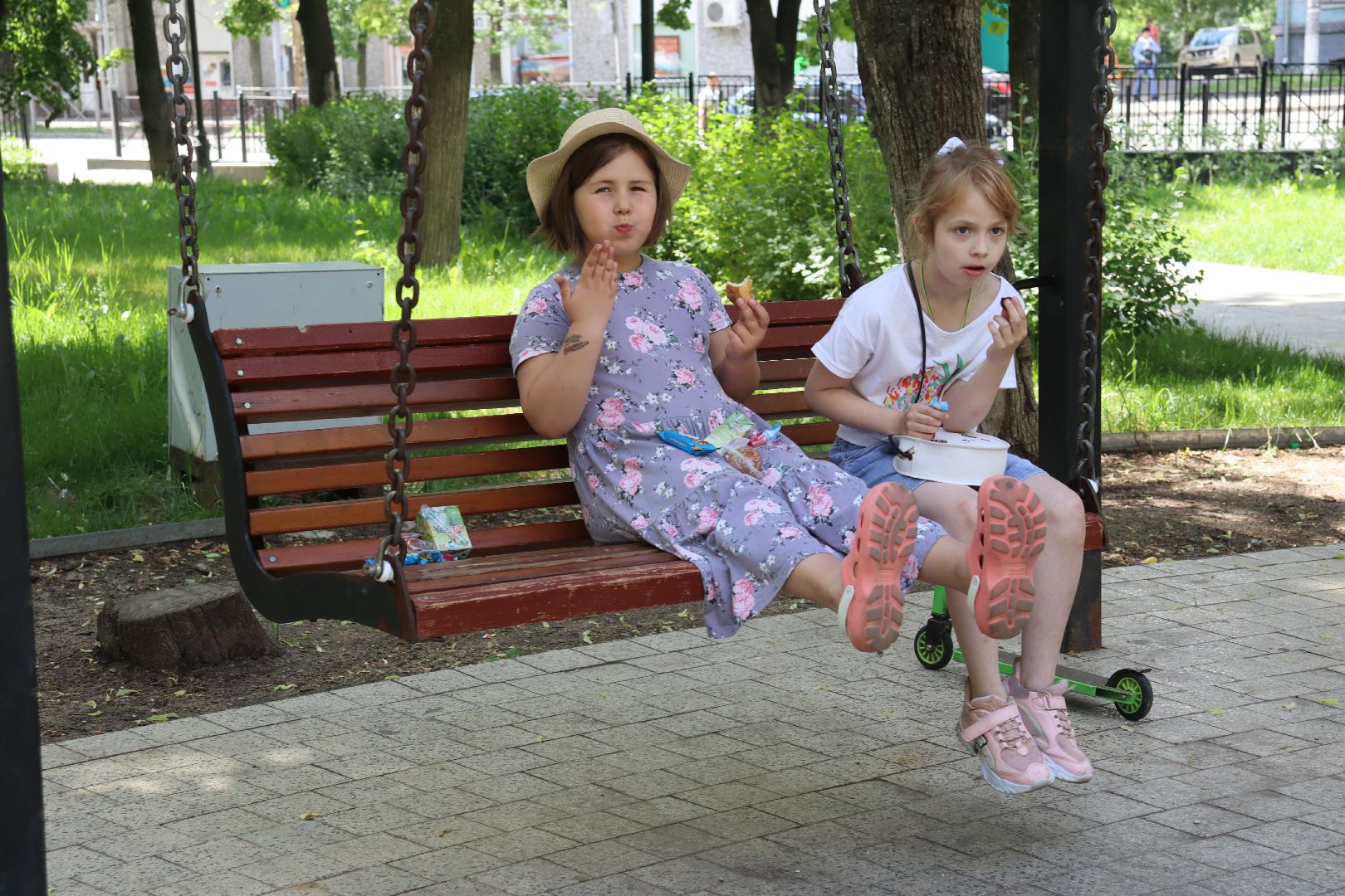 дзержинский, центральная библиотека, летний читальный зал, лето в подмосковье,